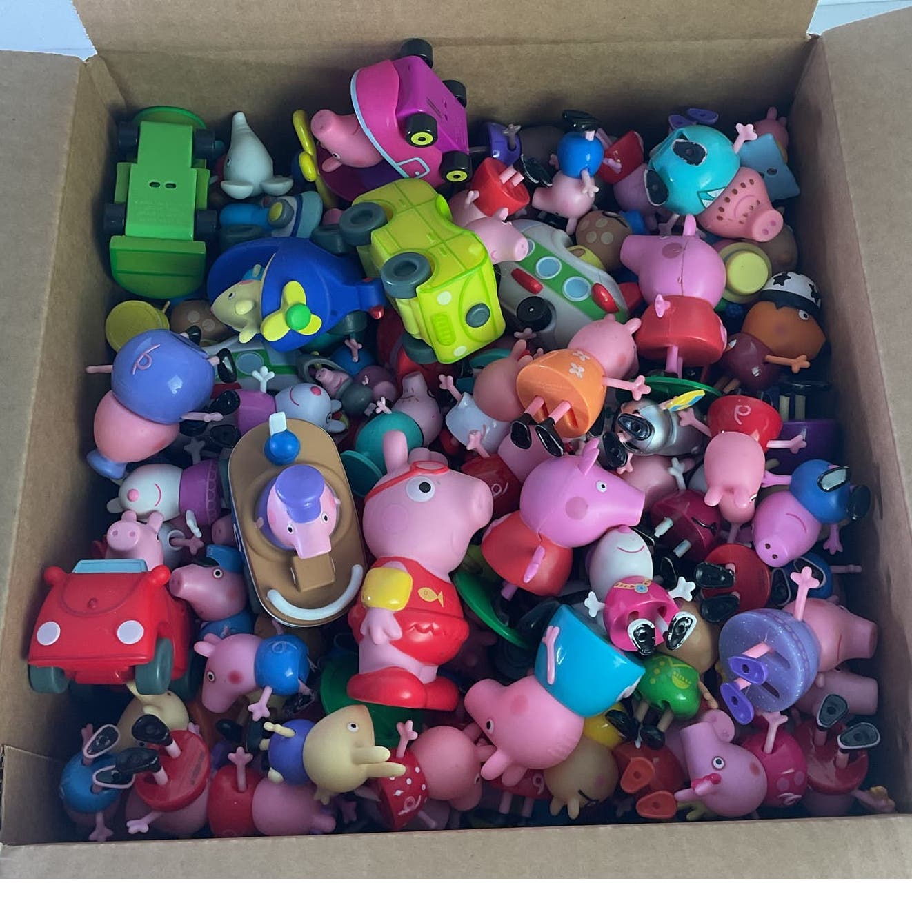 LOT of 11 lbs Jazwares Peppa Pig Collectible Action Figures Loose - Warehouse Toys