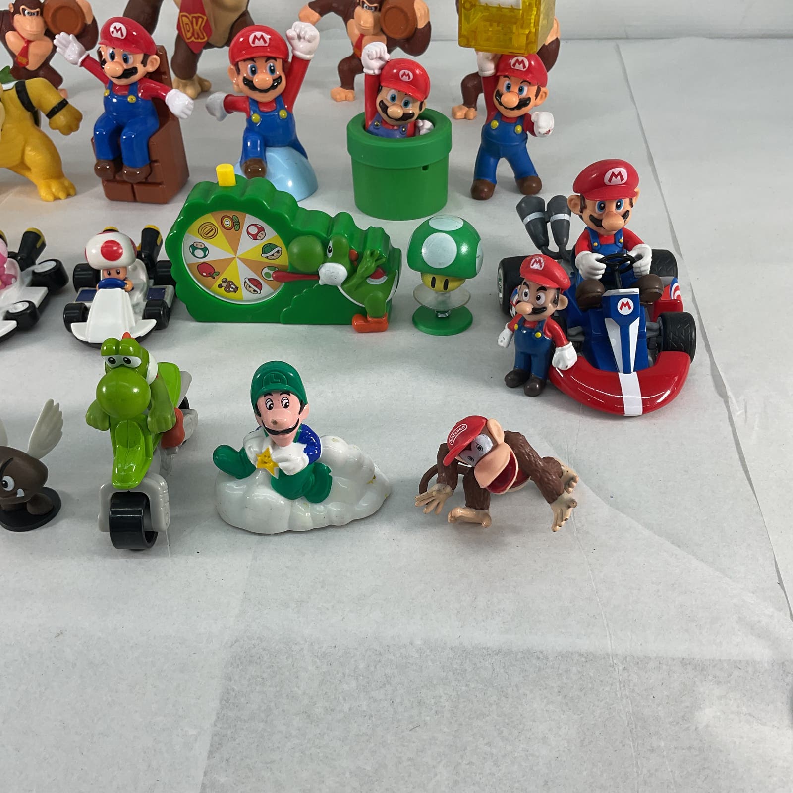 Lot of 29 Nintendo Super Mario Brothers Mixed Assorted Toys Mario 
