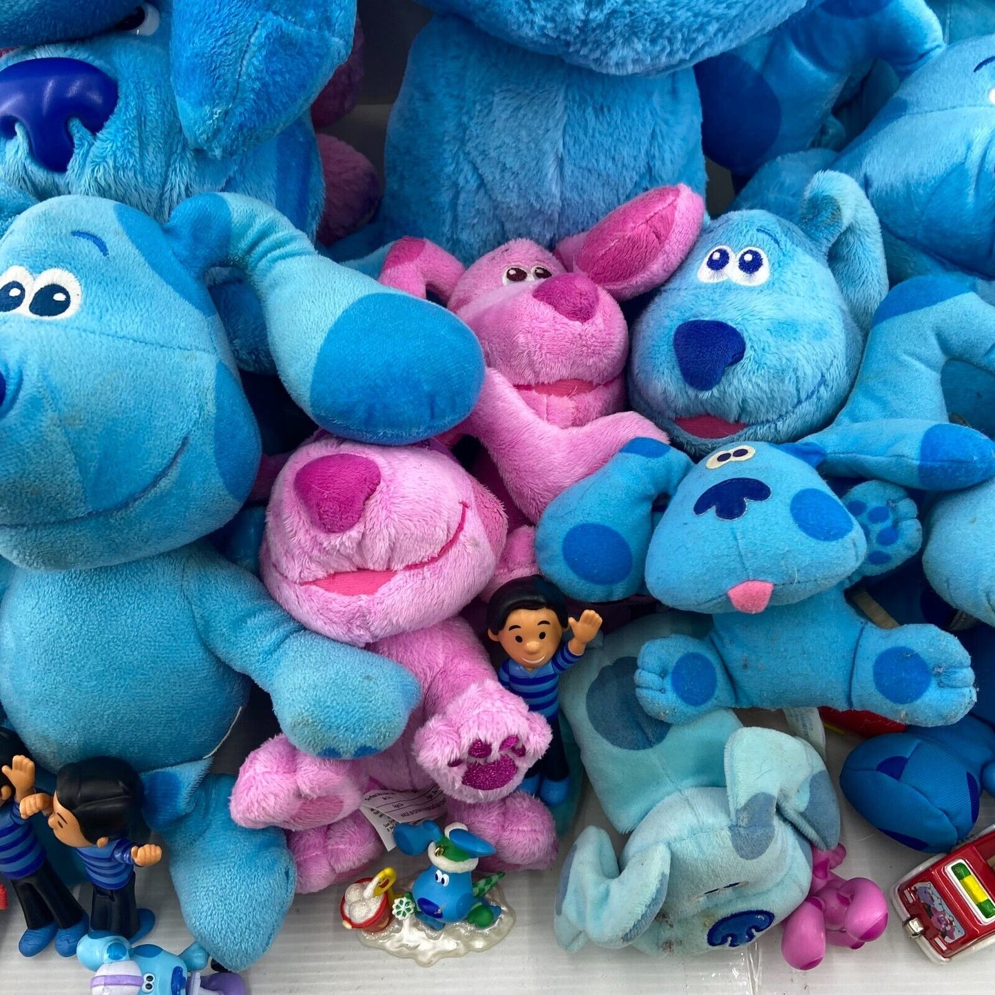 LOT of 50 Assorted Blues Clues Plush Toy Figures Interactive Blue Magenta - Warehouse Toys