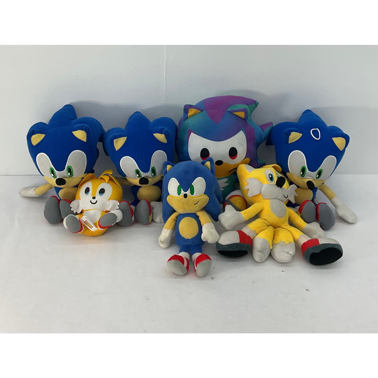 Sonic the Hedgehog purchases plush Lot, Sega