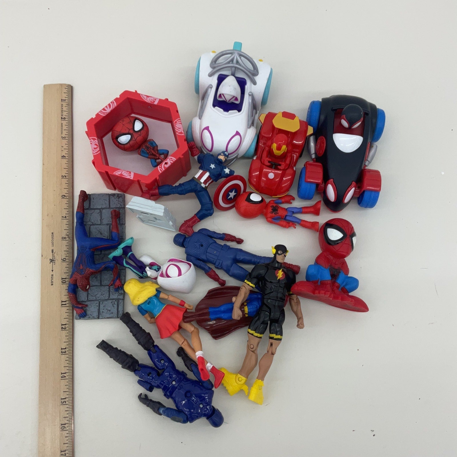 Marvel Spiderman Captain America Action Figure, Preowned, Plastic - Toys & Hobbies - Warehouse Toys