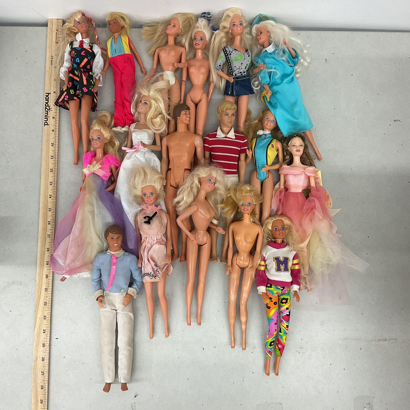 LOT of 13 Barbie Mattel Fashion Dolls dressed 海外 即決 - スキル、知識