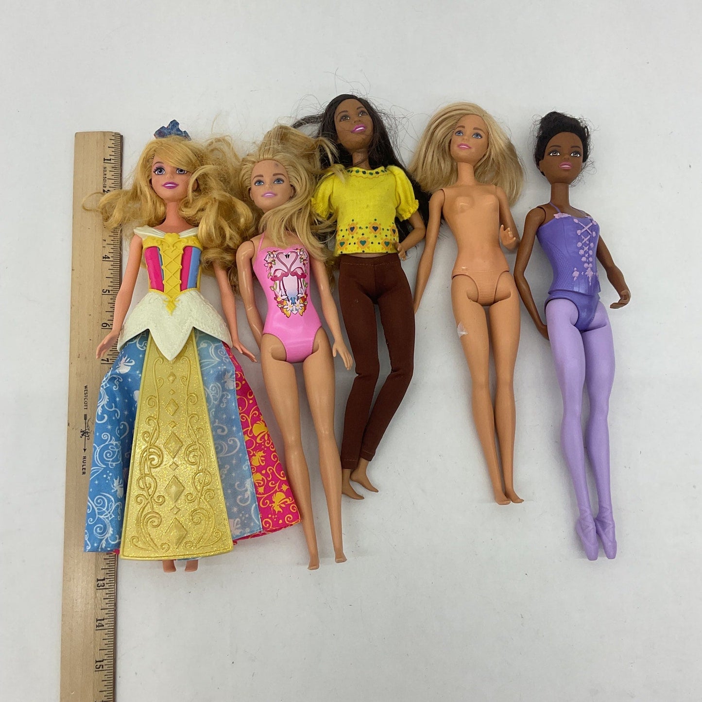 Mattel Fashion Dolls Preowned LOT Barbie & Others Mixed - Warehouse Toys