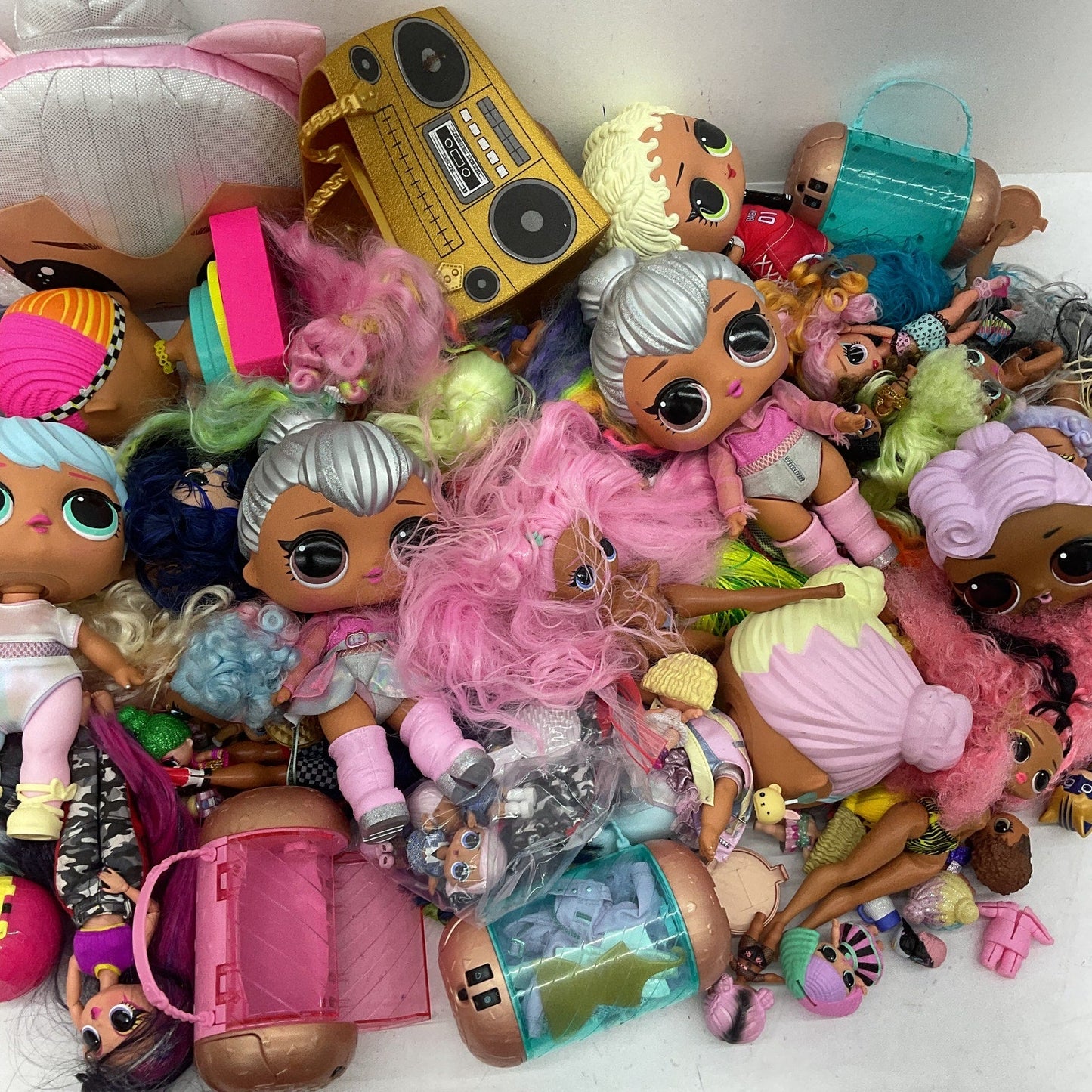 MGA Fashion Dolls Accessories LOL OMG Surprise! Lil Sistas Preowned LOT 25 lbs - Warehouse Toys