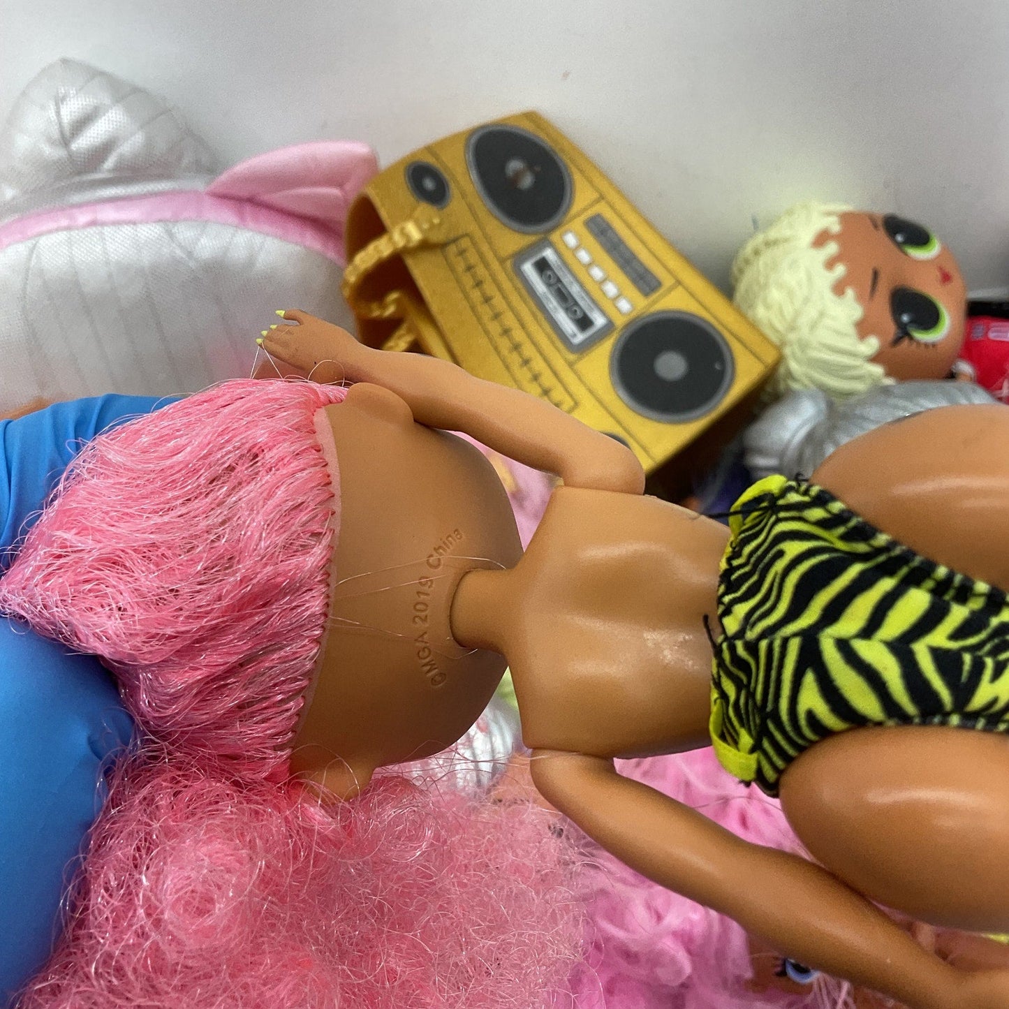 MGA Fashion Dolls Accessories LOL OMG Surprise! Lil Sistas Preowned LOT 25 lbs - Warehouse Toys