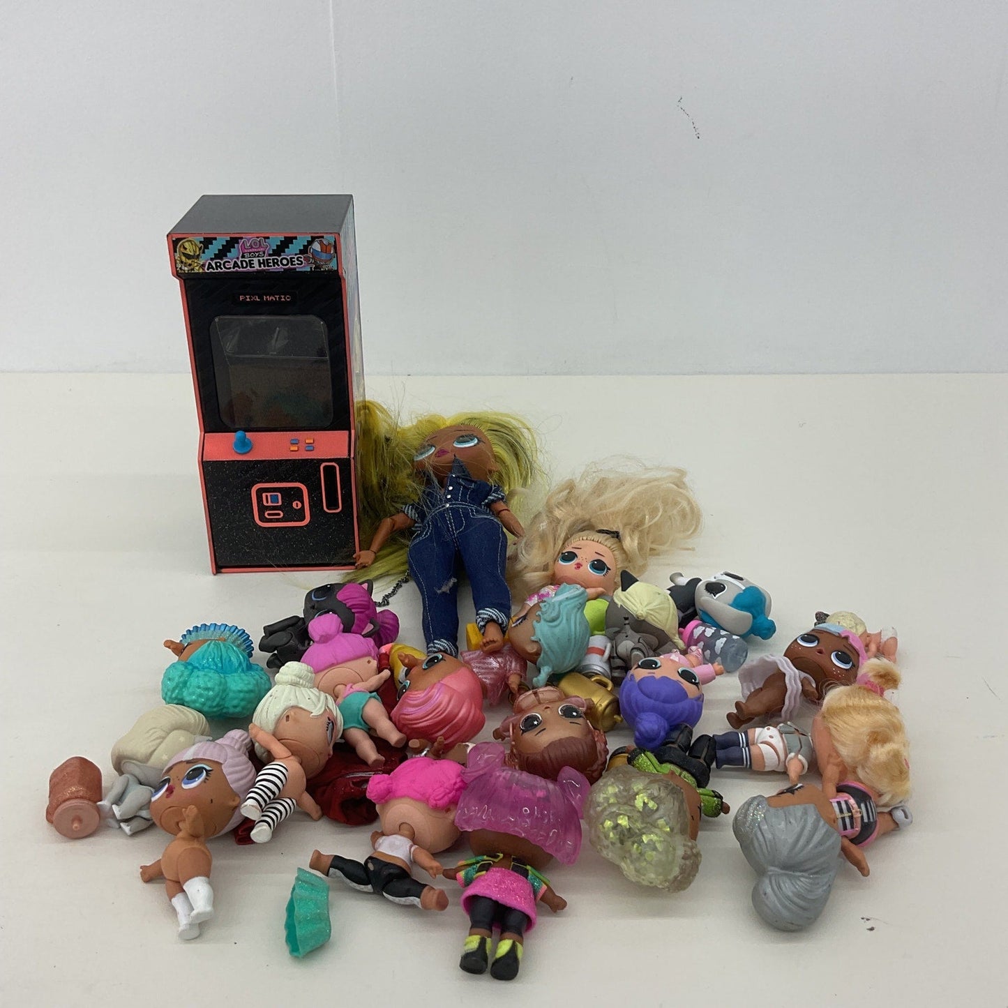 MGA LOL OMG Surprise! Mixed Big Lil Sista Fashion Dolls Accessories Arcade - Warehouse Toys