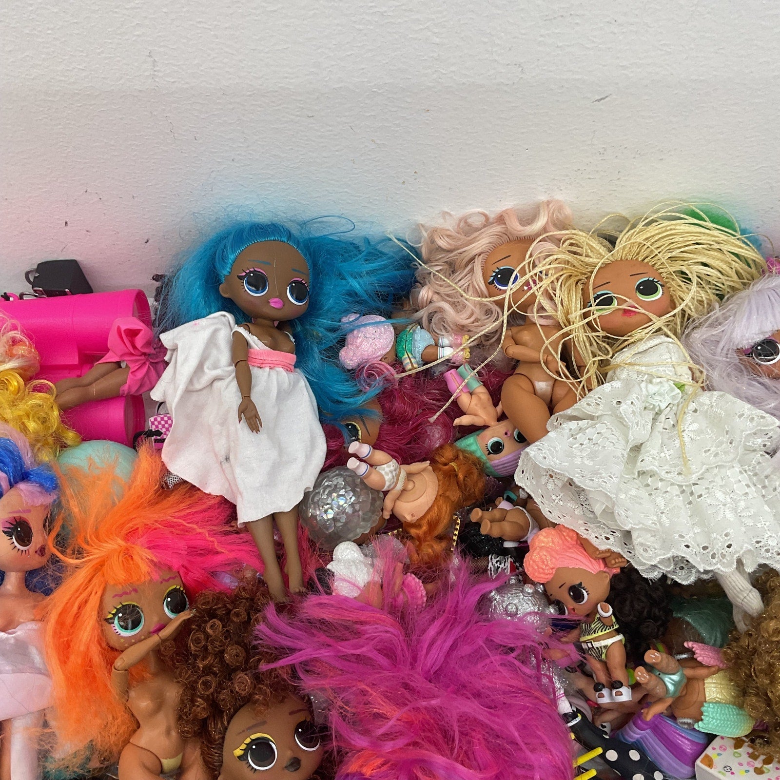 MGA LOT 20 LBS LOL OMG Surprise Fashion Dolls Multicolor Preowned - Warehouse Toys