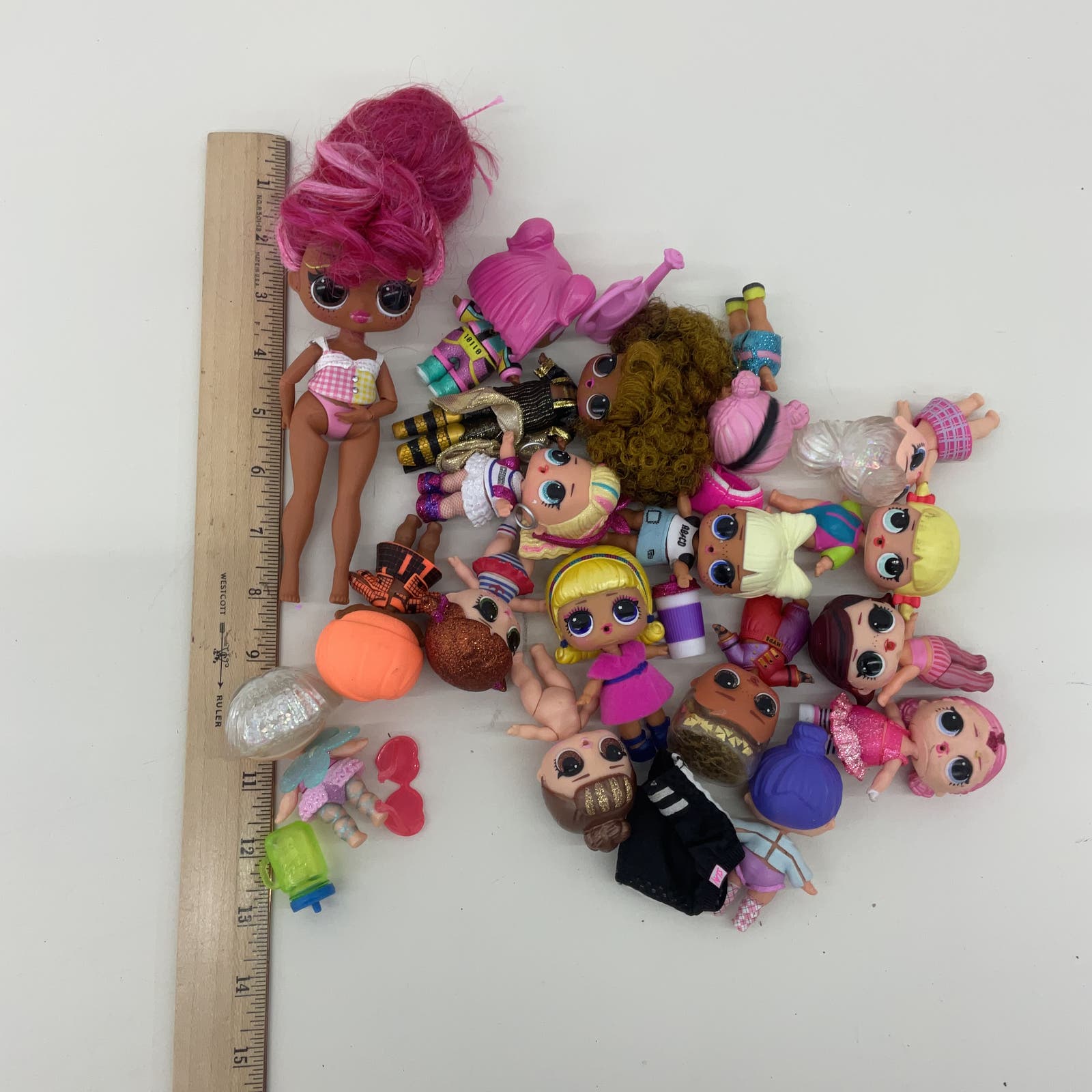 MGA Mixed LOL OMG Surprise! Toy Fashion Dolls Big Lil Sistas Sisters Loose Used - Warehouse Toys