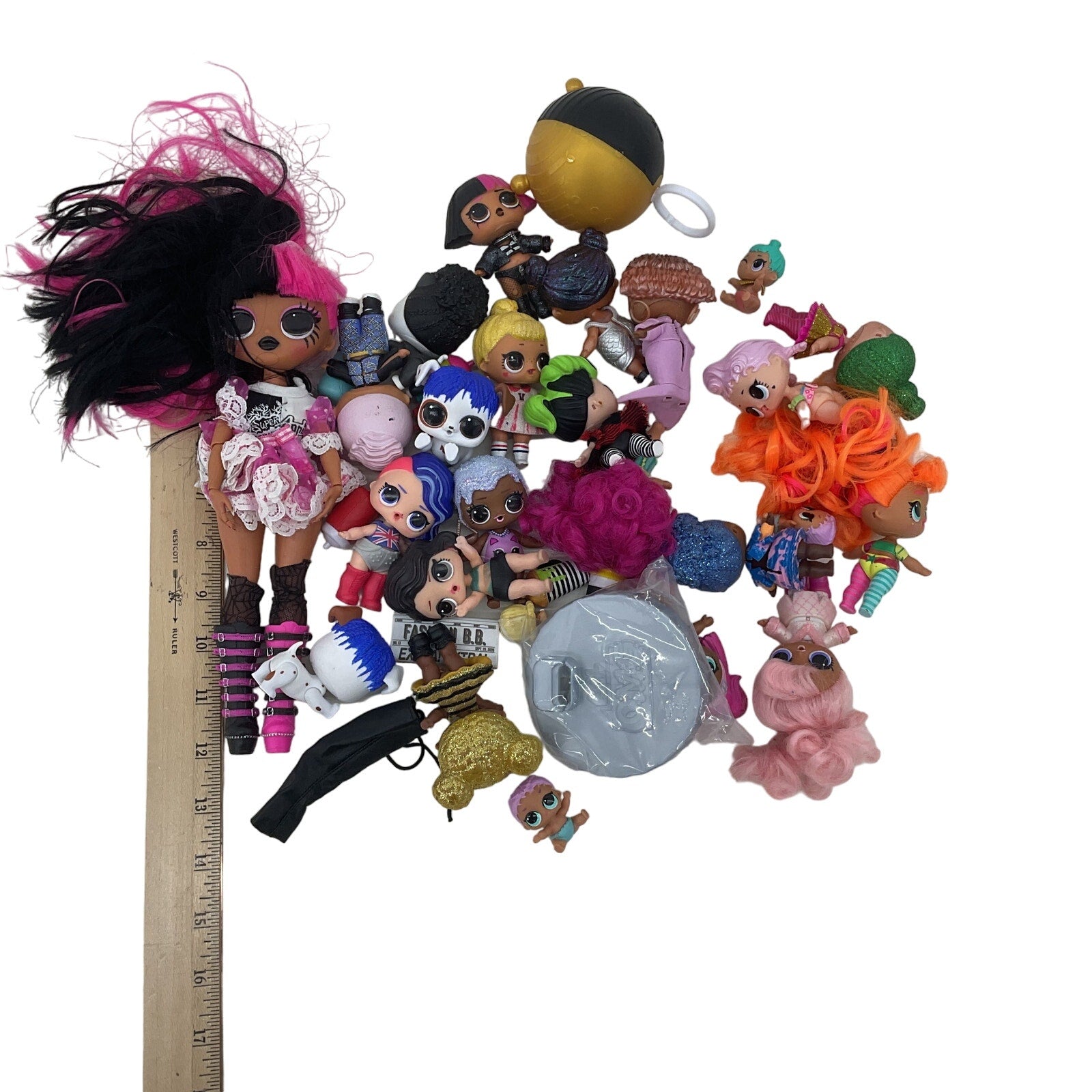 MGA Multicolor Preowned Fashion Dolls Lil Big Sistas LOL OMG Surprise! LOT - Warehouse Toys