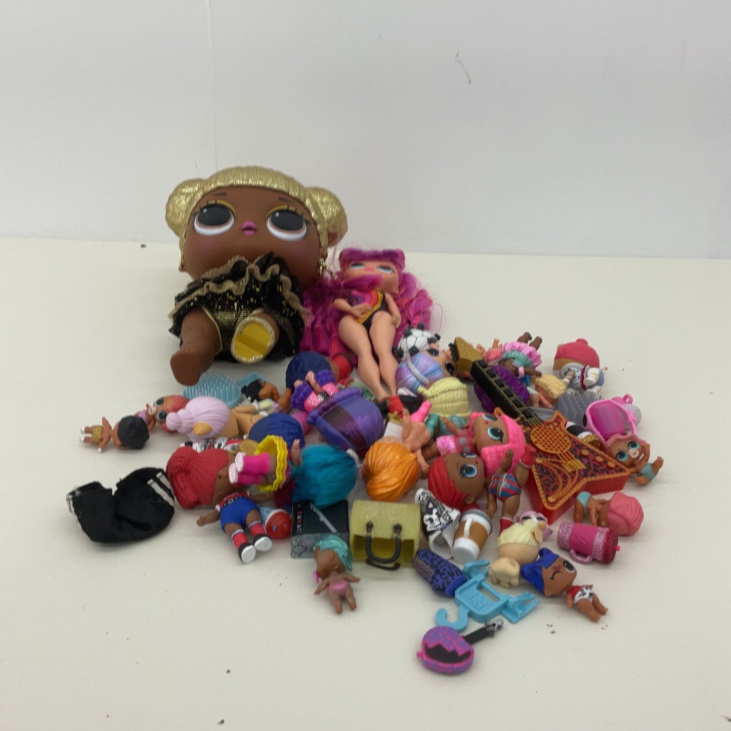 MGA Multicolor Preowned Play Dolls LOL OMG Surprise! Big Lil Sista Toys - Warehouse Toys