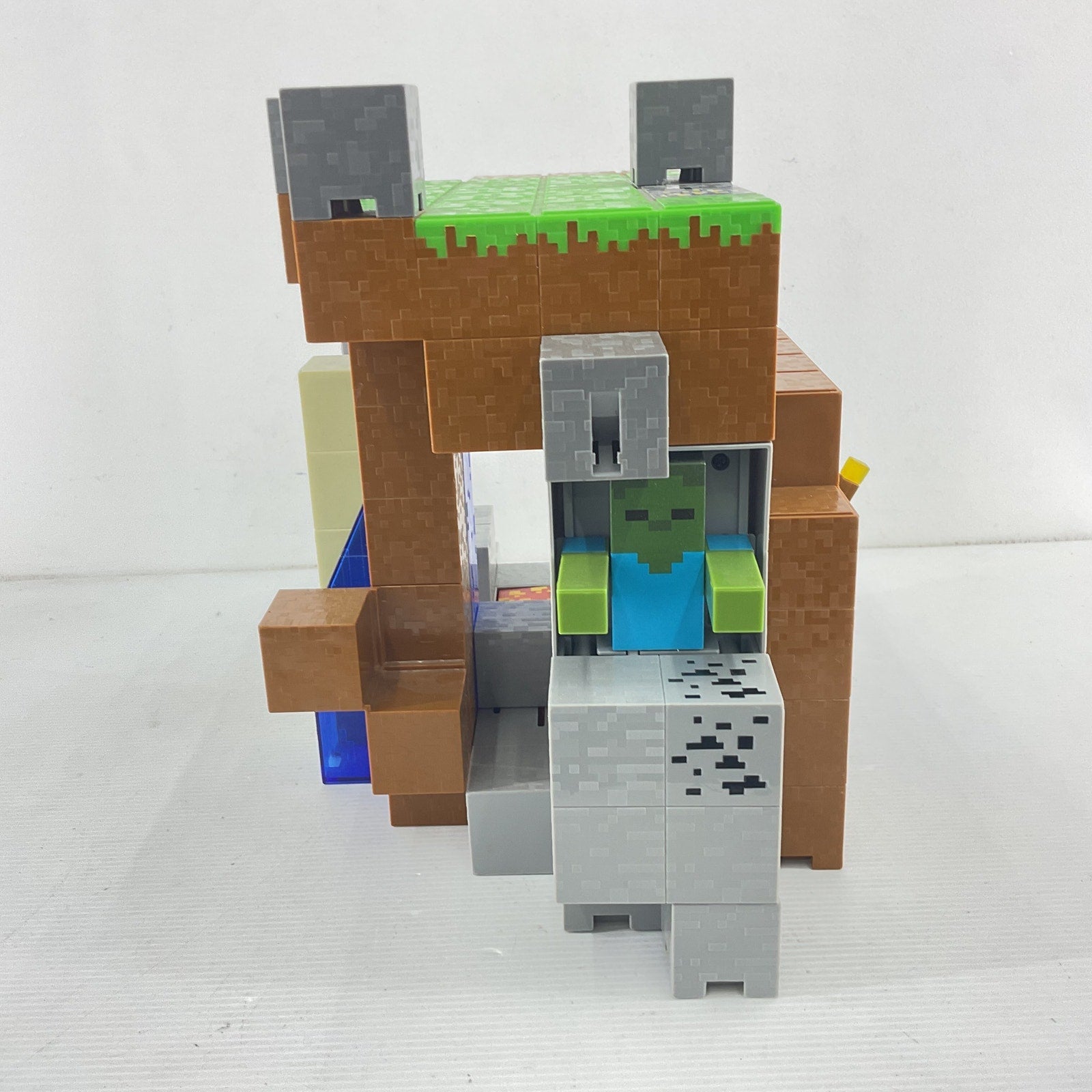 Minecraft Survival Mode Action Figure Playset Main Base Incomplete Preowned - Warehouse Toys