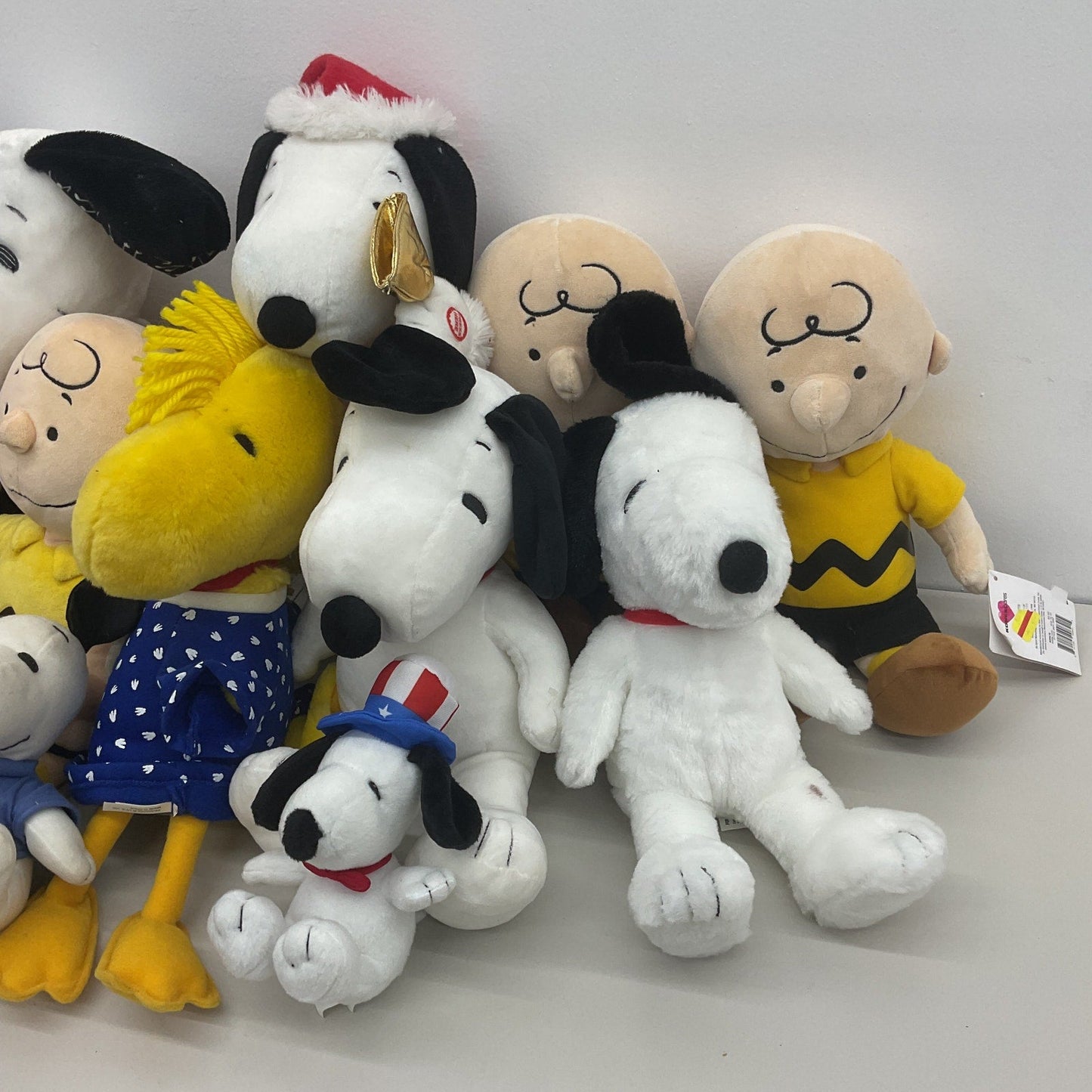 Mixed 6 lbs LOT Peanuts Snoopy Charlie Brown Character Plush Dolls Woodstock - Warehouse Toys