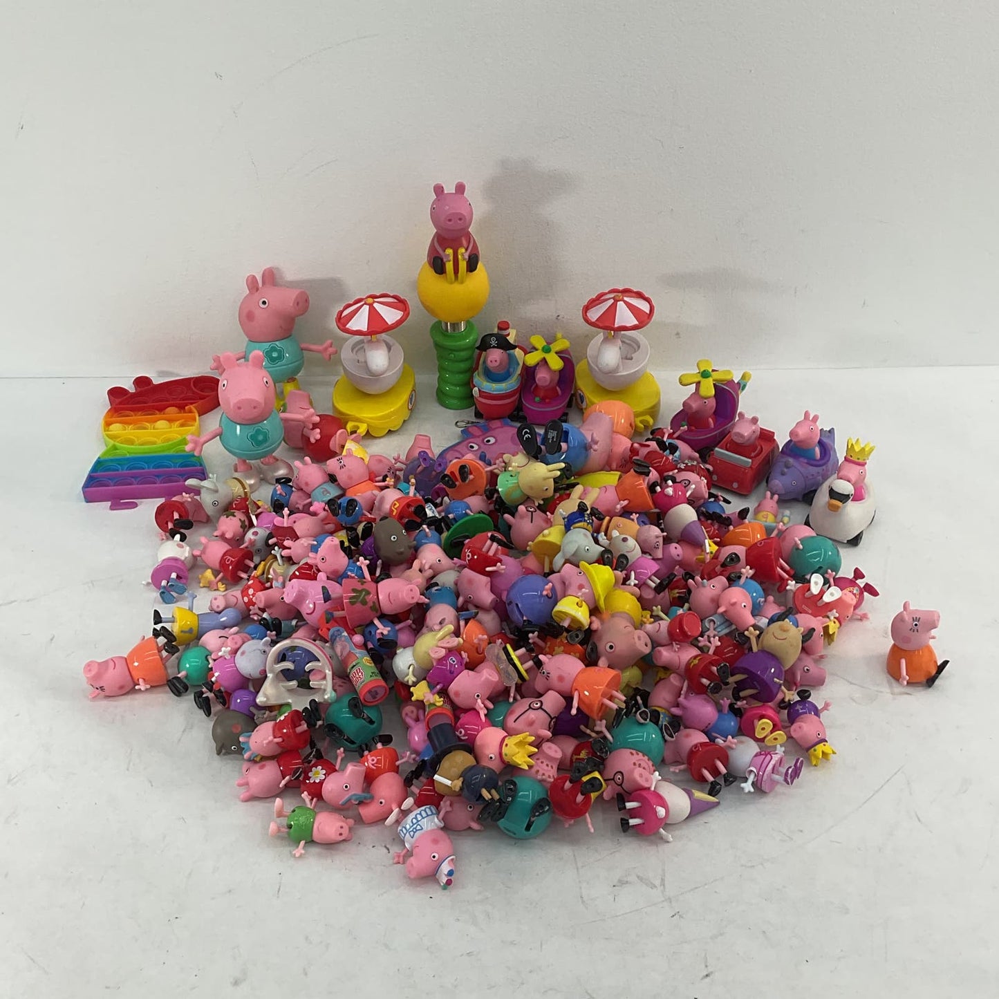 Mixed Loose LOT Peppa Pig Character Toy Figures Cake Toppers Mom Dad Sister - Warehouse Toys