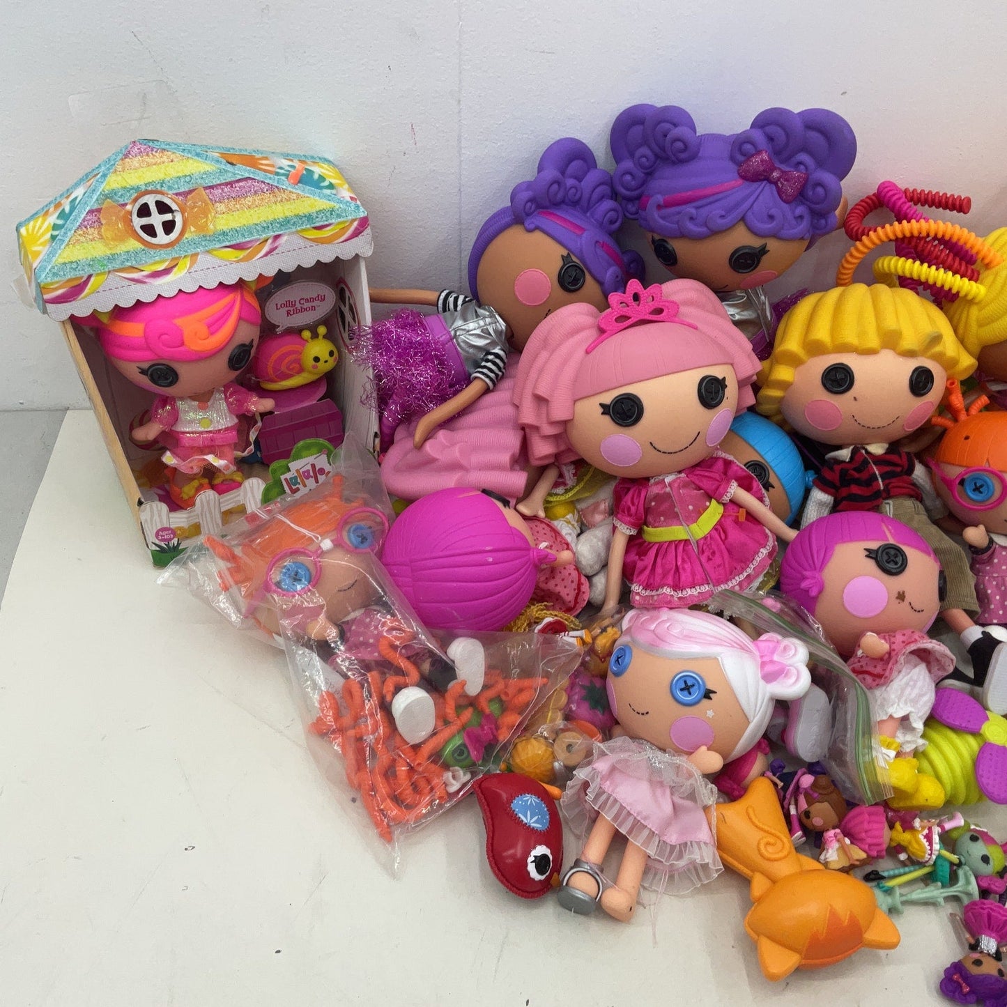 Mixed LOT 16 lbs Preowned Lalaloopsy Button Eye Play Dolls Figures Toys CUTE - Warehouse Toys