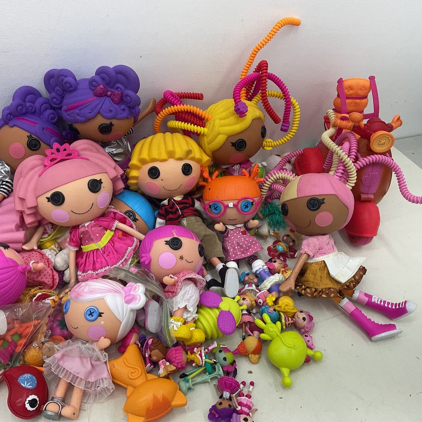 Mixed LOT 16 lbs Preowned Lalaloopsy Button Eye Play Dolls Figures Toys CUTE - Warehouse Toys