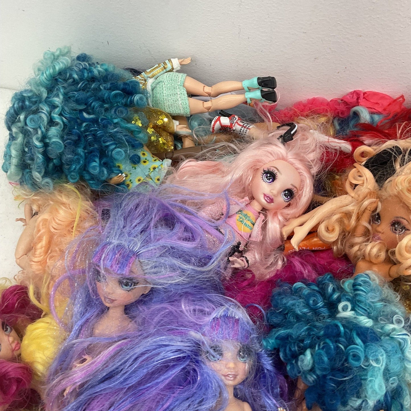 Mixed LOT 20lbs Preowned MGA LOL OMG Fashion Dolls 223Multicolor - Warehouse Toys