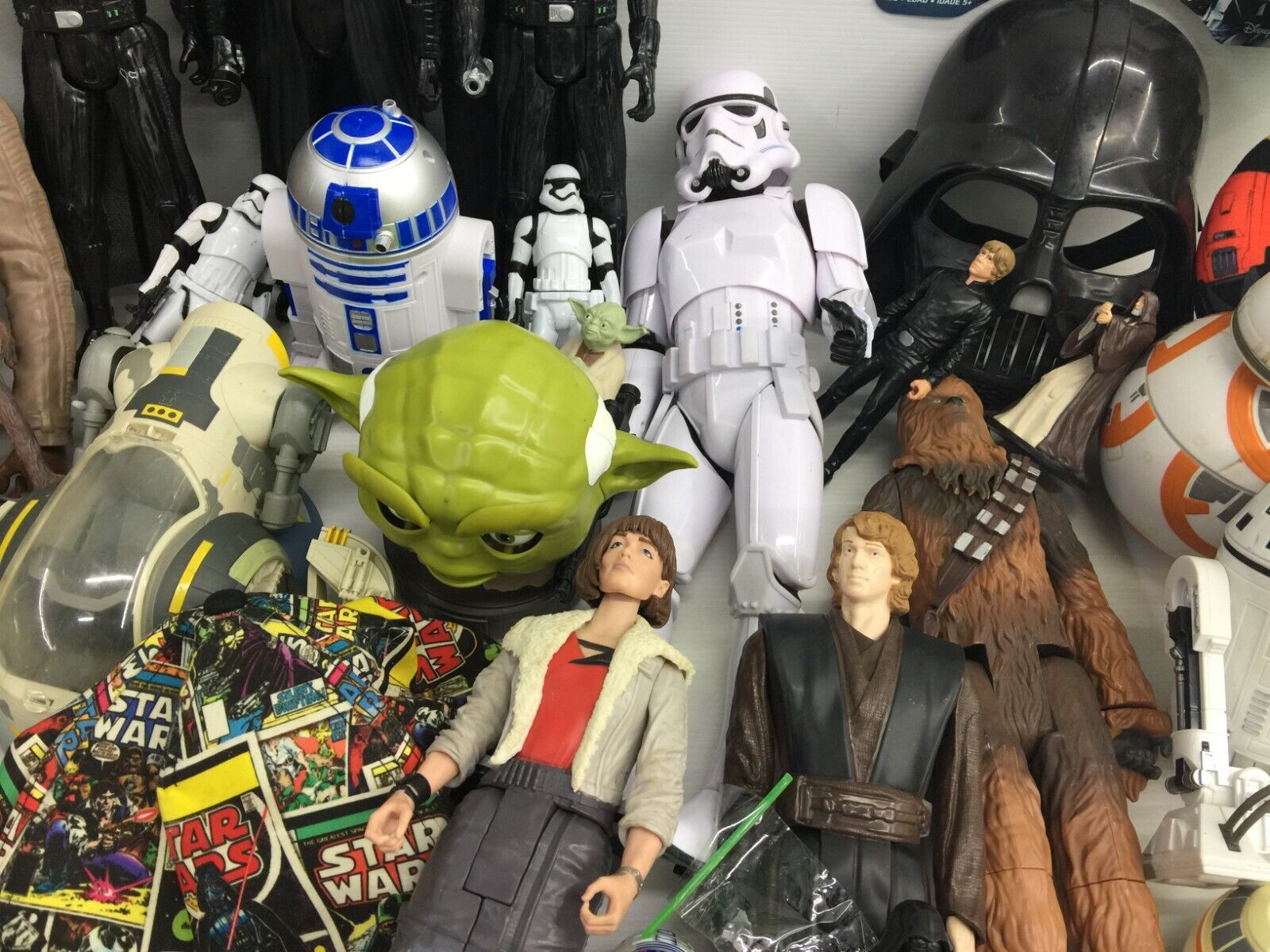 Mixed LOT 28 lbs Disney Star Wars Action Figure Toys Boba Fett Darth Vader  BB8 - Warehouse