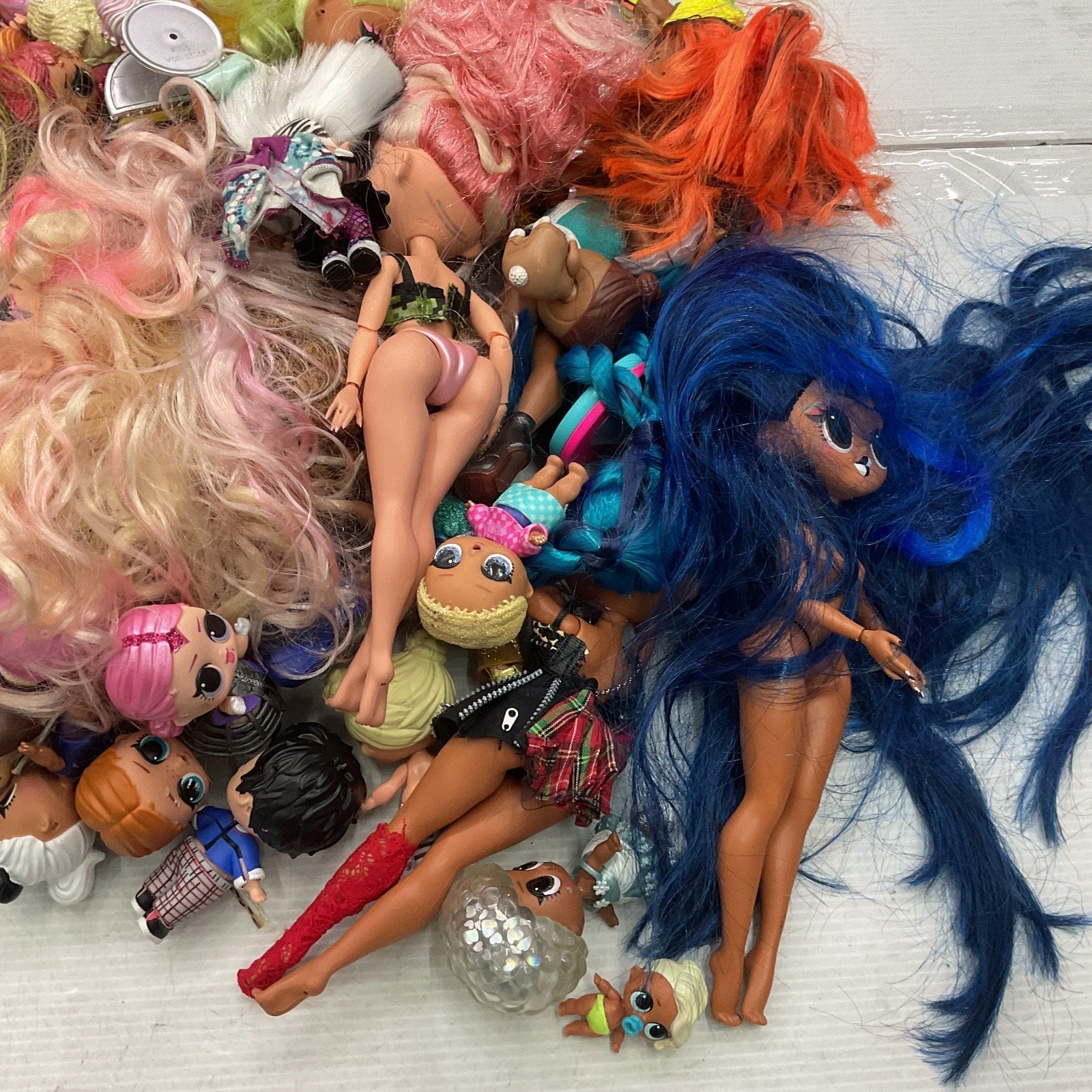 Mixed LOT 8 lbs MGA LOL OMG Surprise! Big Lil Sista Fashion Dolls Loose Toys - Warehouse Toys