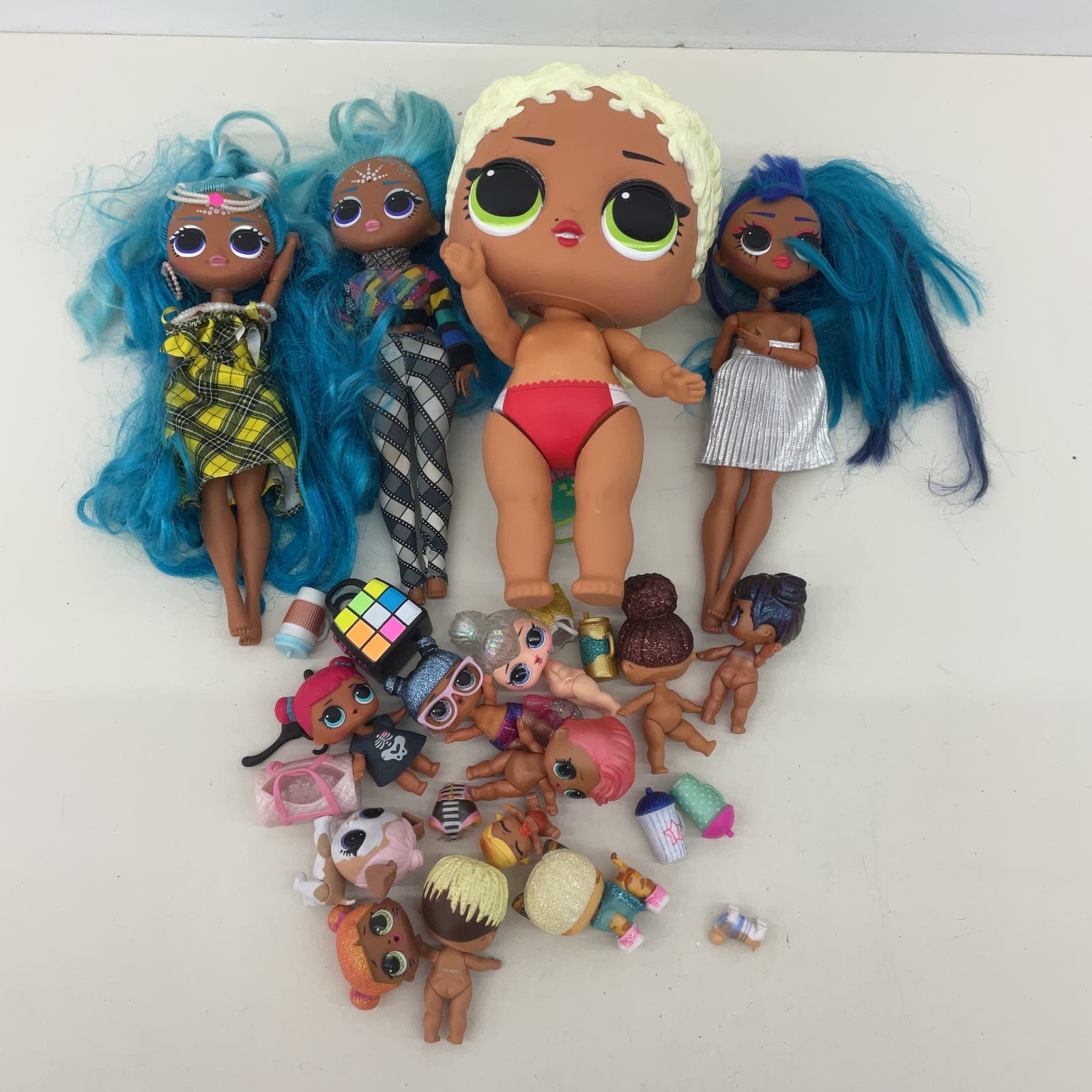 Mixed LOT MGA LOL OMG Surprise Dolls Assorted Characters Sizes Designs -  Warehouse Toys