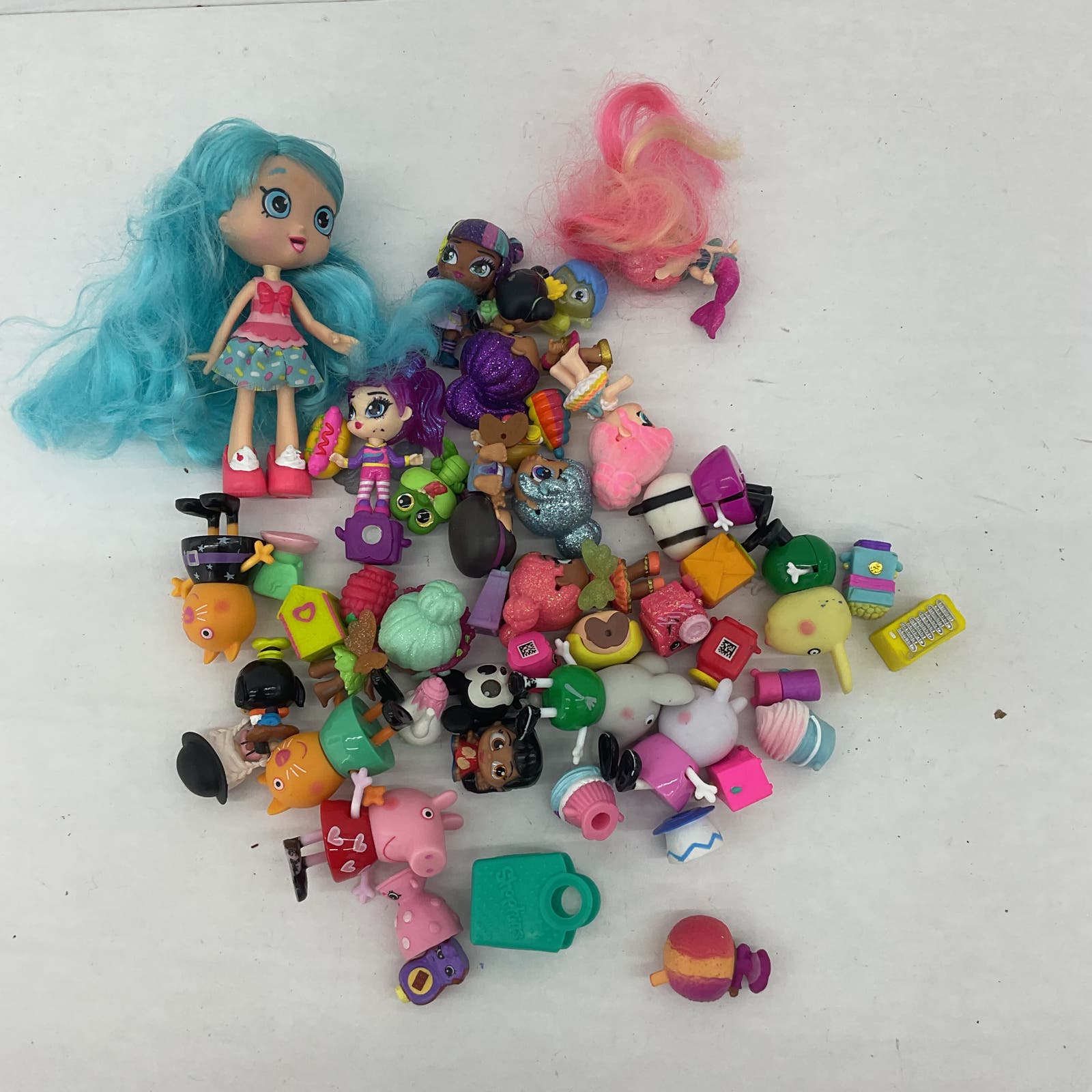 Mixed Mini Small Toy Figures Shopkins Peppa Pig Disney LOL OMG Girly Items!! - Warehouse Toys