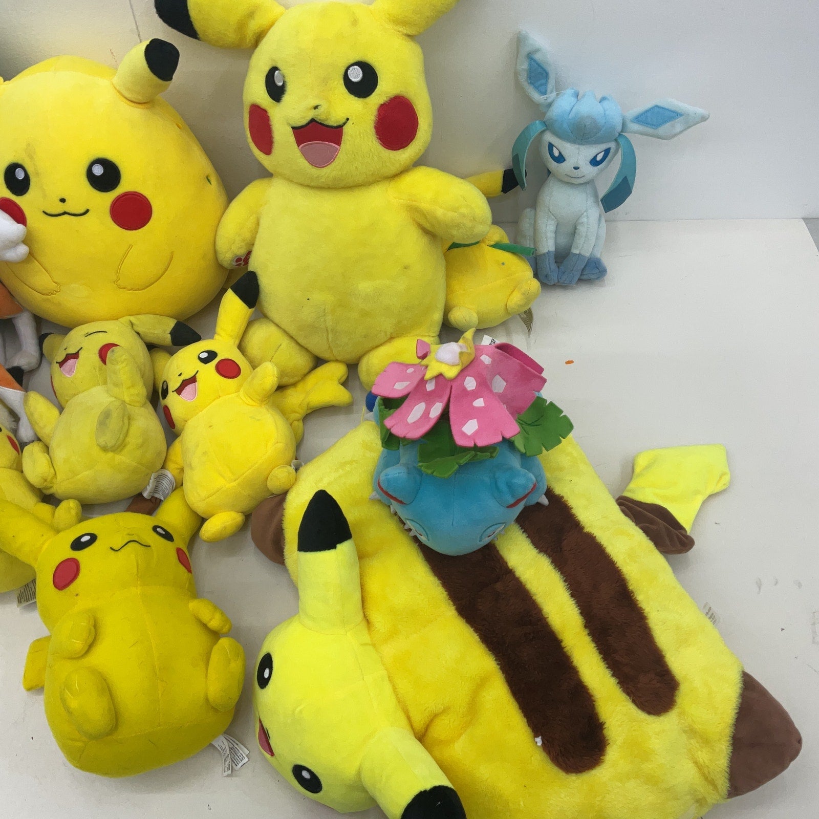 Mixed Nintendo Pokemon Character Plush Dolls LOT Bulbasaur Pikachu Squirtle Etc - Warehouse Toys