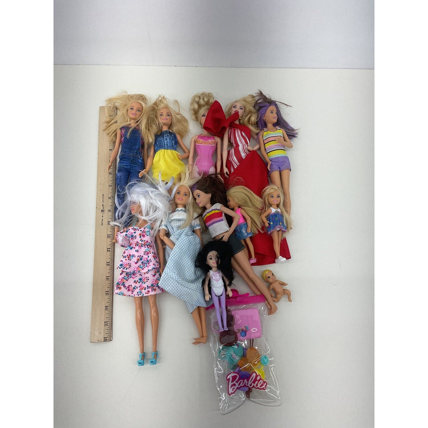 Mixed Random Loose LOT Barbie Mattel & Others Fashion Play Dolls - Warehouse Toys