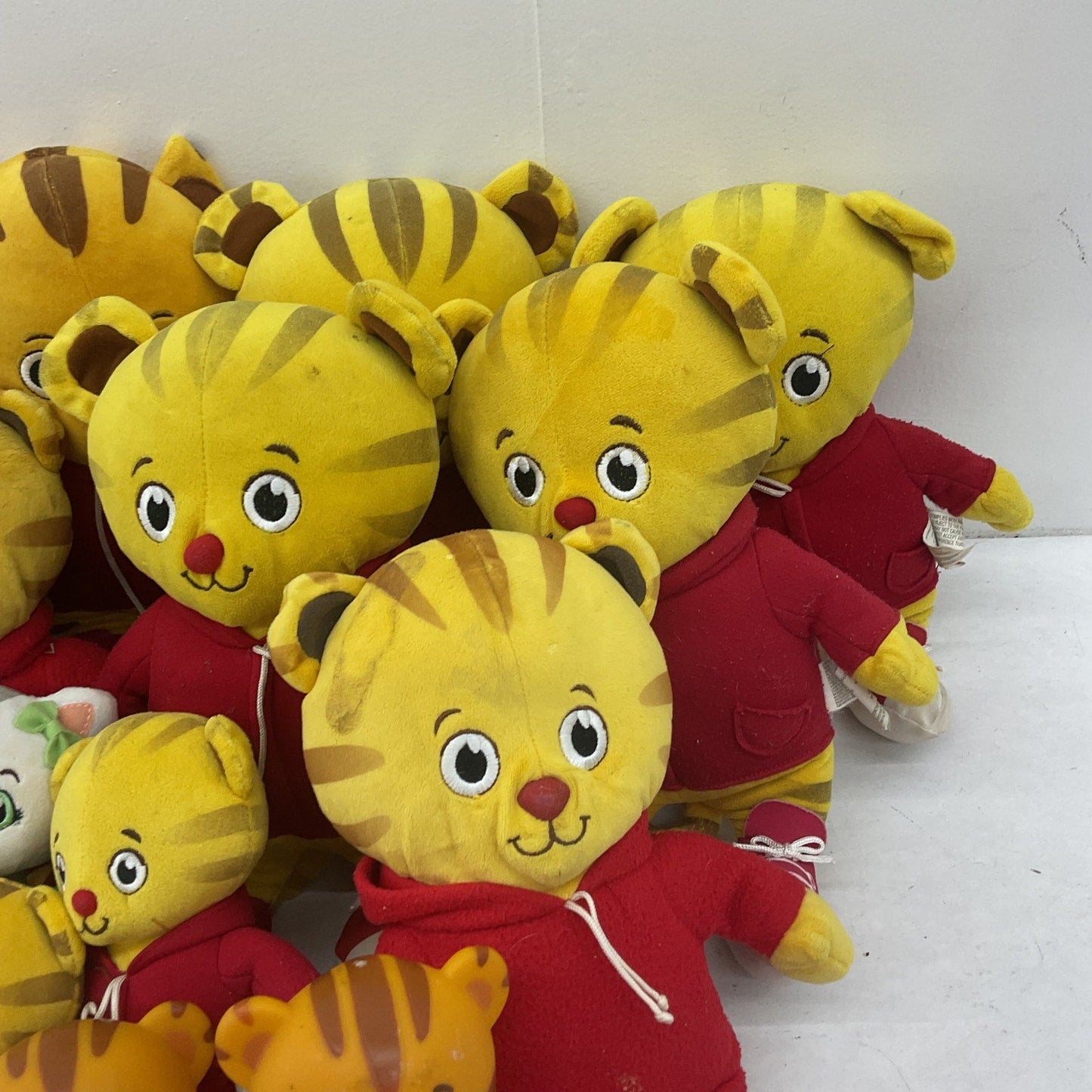 Mr Rogers Daniel Tigers Neighborhood Character Plush Dolls Preowned LOT 5 lbs - Warehouse Toys