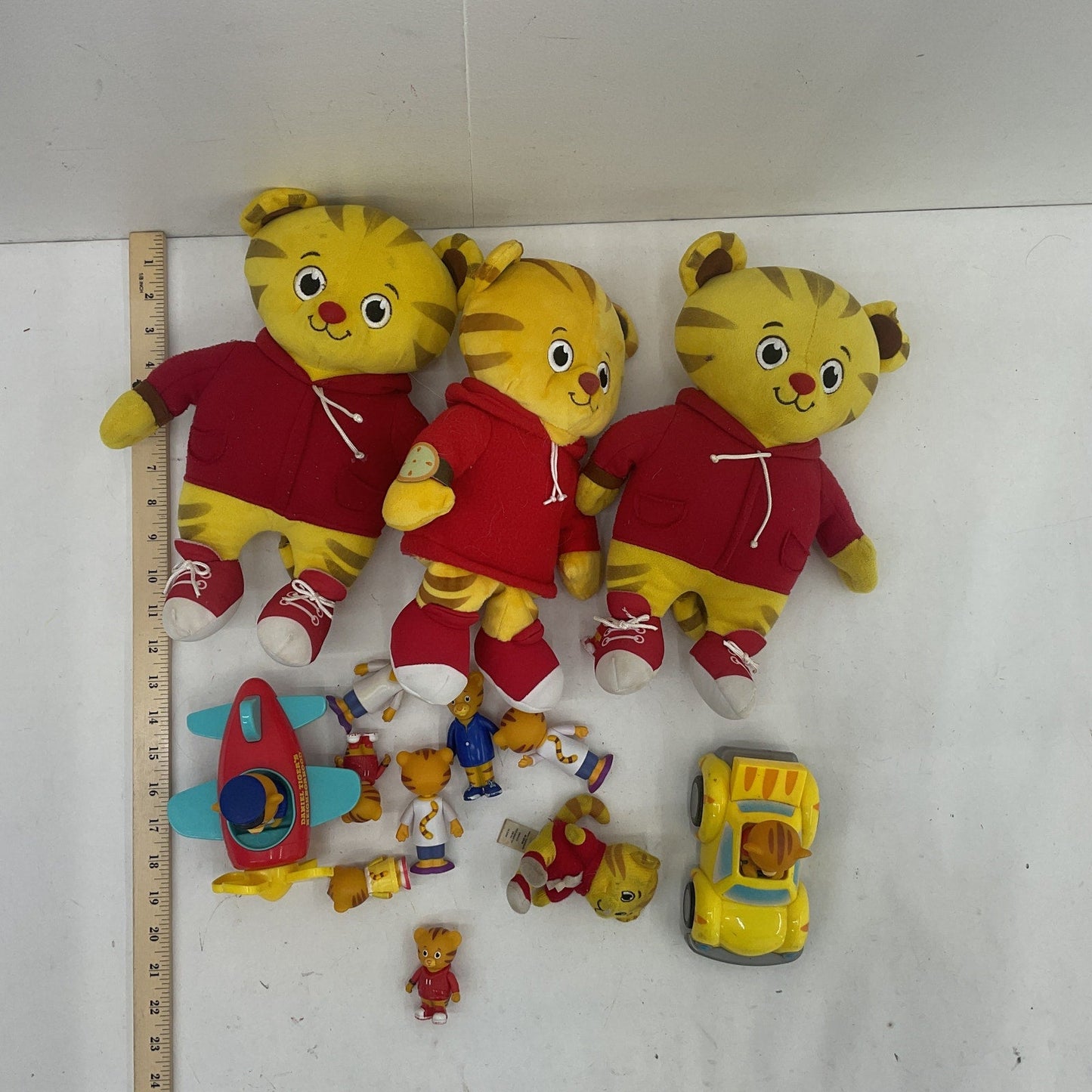 Mr Rogers Daniel Tigers Neighborhood Character Plush Preowned LOT Toy Figures - Warehouse Toys