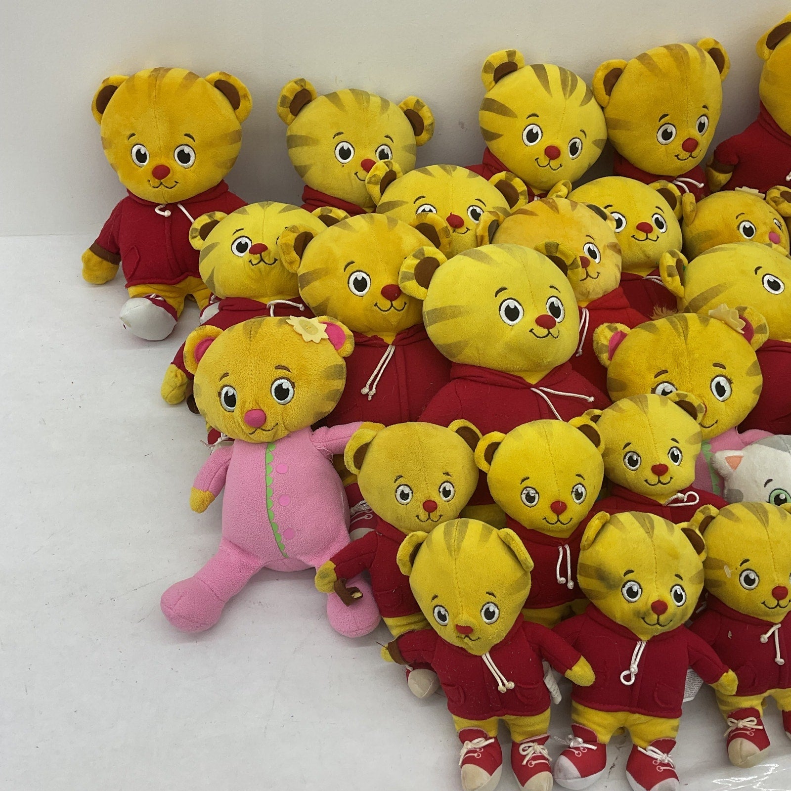 Mr Rogers Daniel Tigers Neighborhood Preowned LOT 12 lbs of Plush Dolls Toys - Warehouse Toys