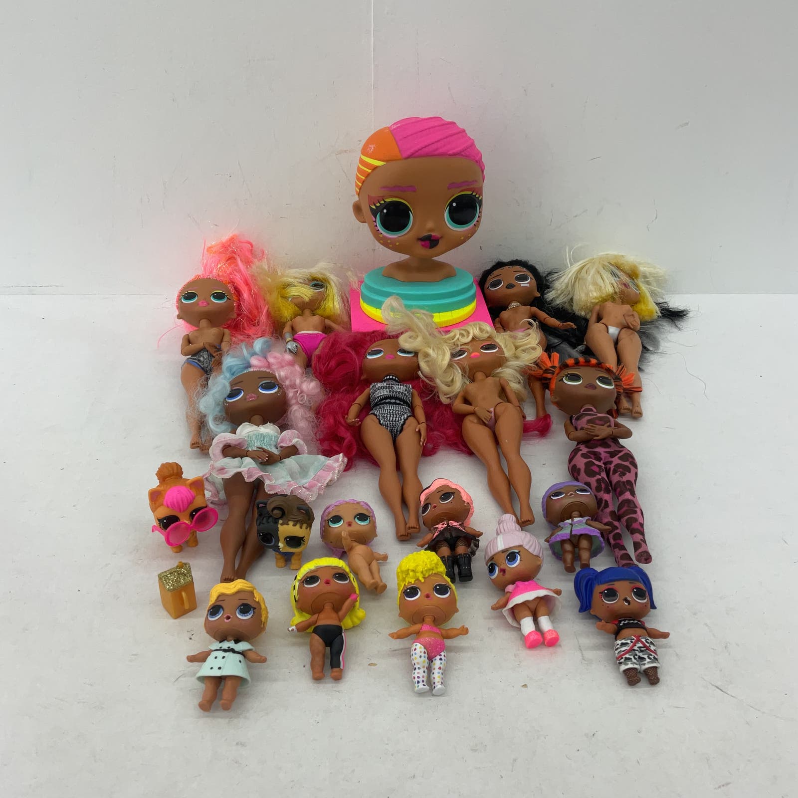 Multicolor LOL Dolls Doll and Accessories Wholesale Lot Bulk Warehouse Toys