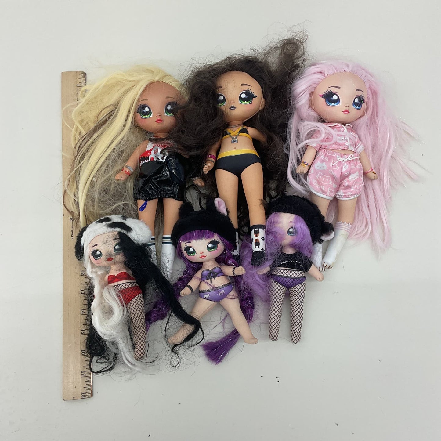 Na! Na! Na! Surprise Mixed Loose Play Fashion Dolls Mixed Characters Used - Warehouse Toys