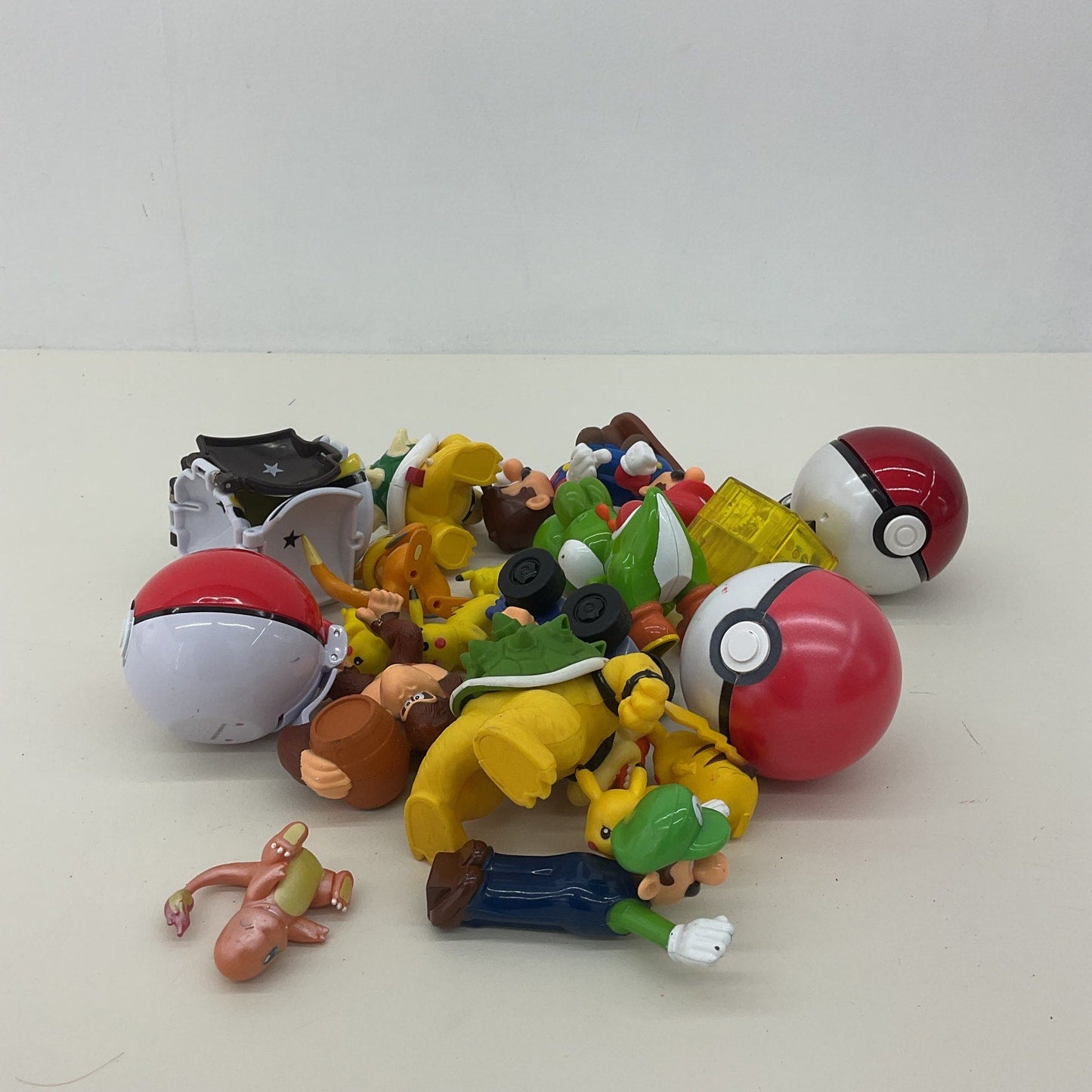 Nintendo Super Mario Bowser Donkey Kong Poke Ball Happy Meal Toy Figures - Warehouse Toys