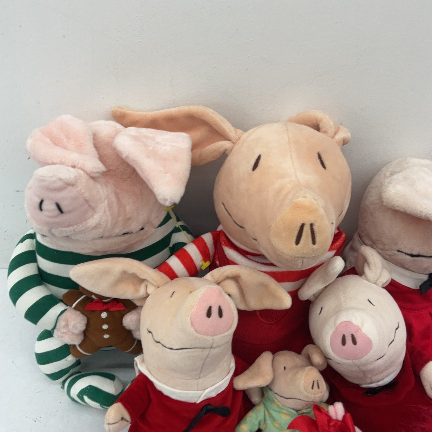 Olivia the Pig Assorted Character Plush Dolls Toys Preowned LOT Mixed Stuffed - Warehouse Toys