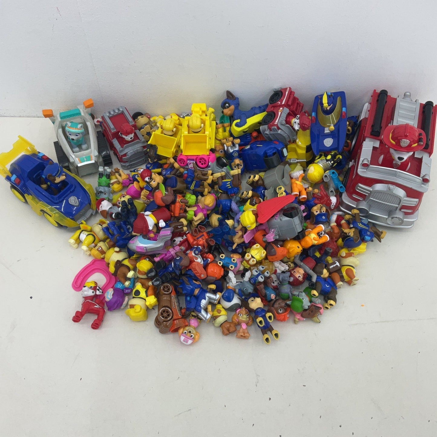 Paw Patrol 10 lbs Action Figures Preowned Mixed LOT Vehicles Toys Accessories - Warehouse Toys