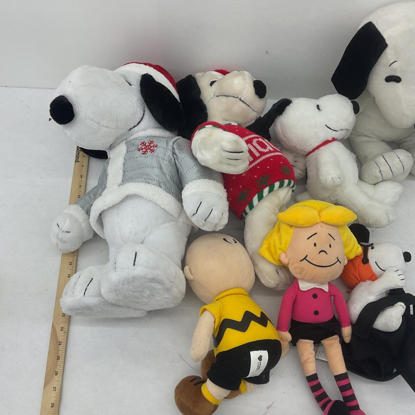 Peanuts Snoopy Charlie Brown Vintage & Modern Mixed Character Plush Dolls 12 lbs - Warehouse Toys