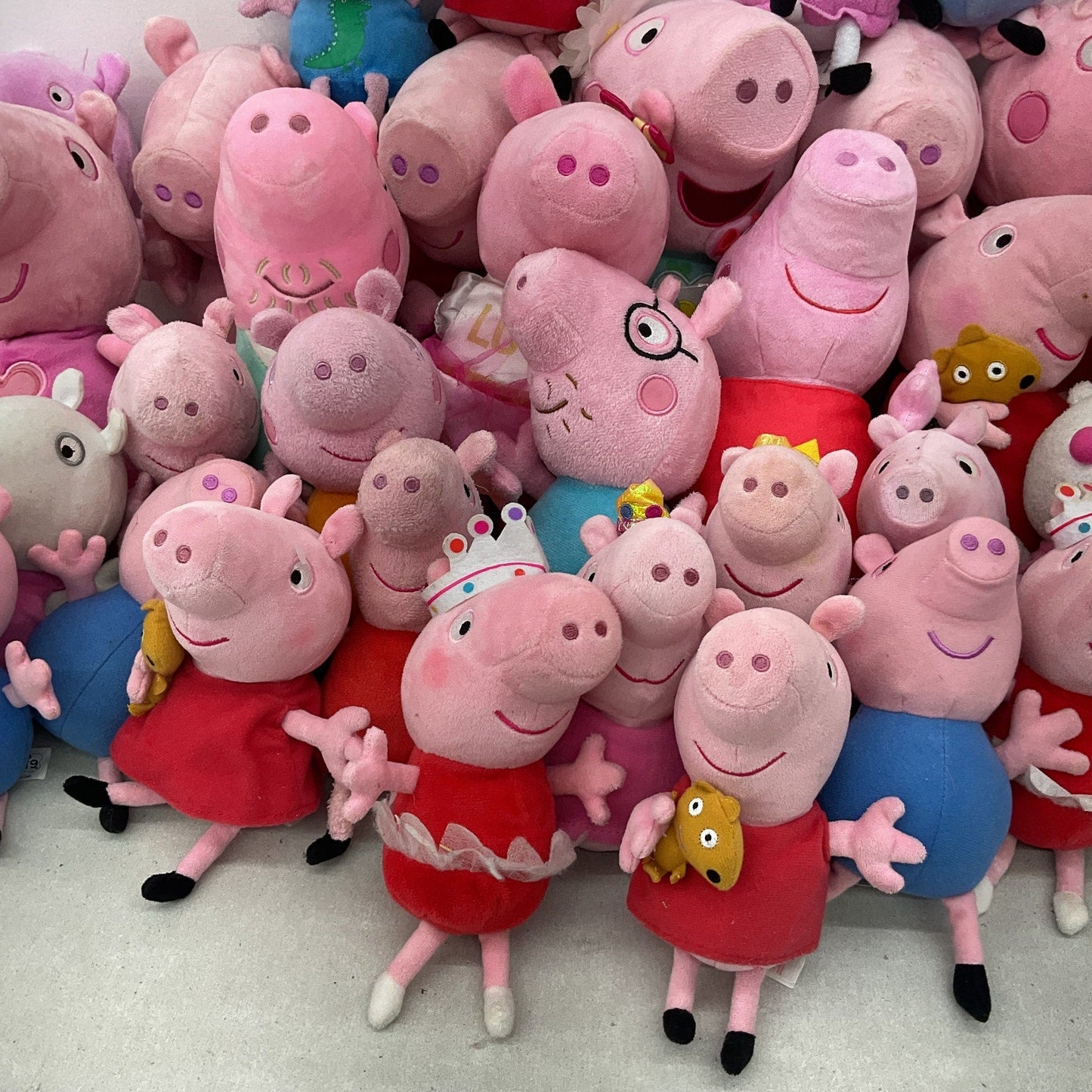 Peppa Pig Assorted Characters Plush Dolls Stuffed Animals Preowned LOT 12 lbs - Warehouse Toys