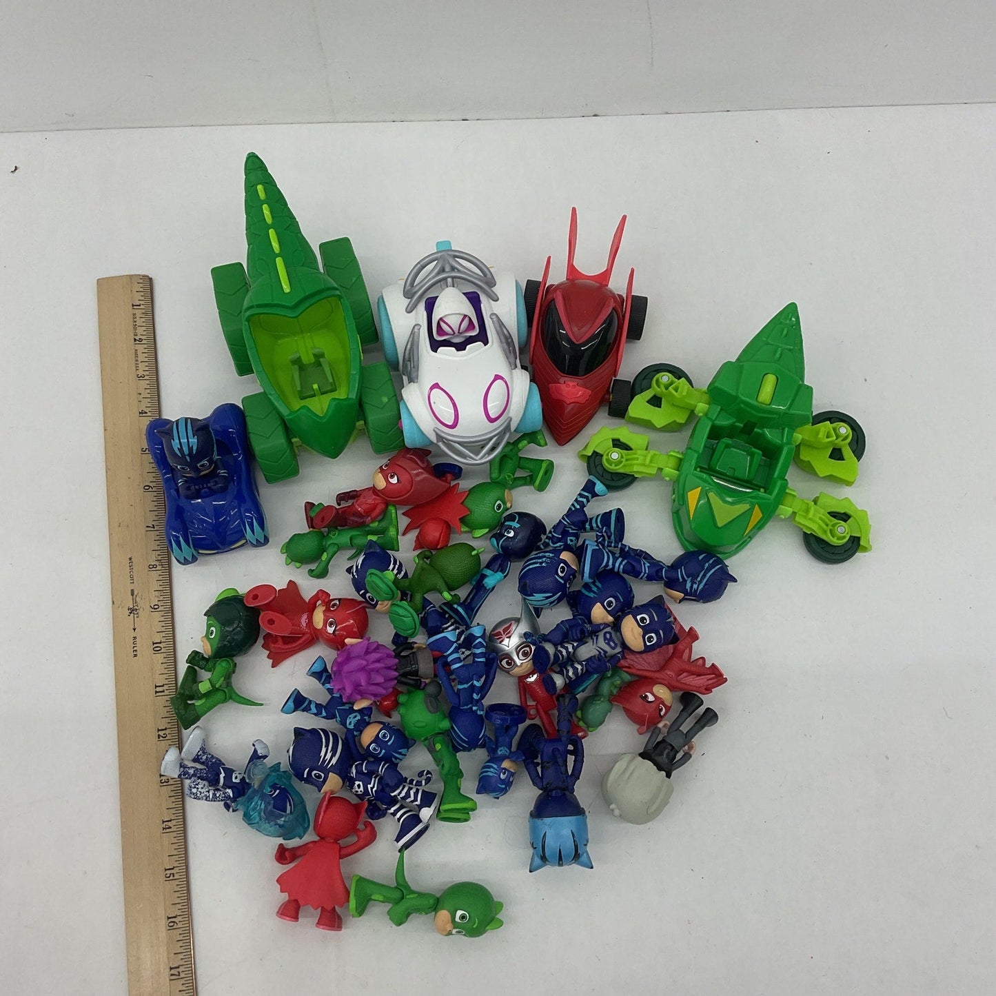 PJ MASKS Green Blue Red Lot Action Figures - Preowned Plastic Toy - Warehouse Toys