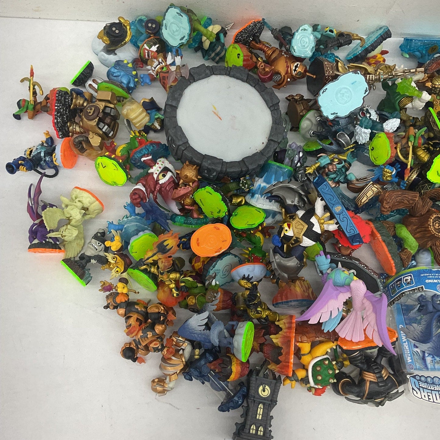 Preowned 10 lbs Mixed LOT Skylanders Video Game Toy Figures Accessories Portal - Warehouse Toys