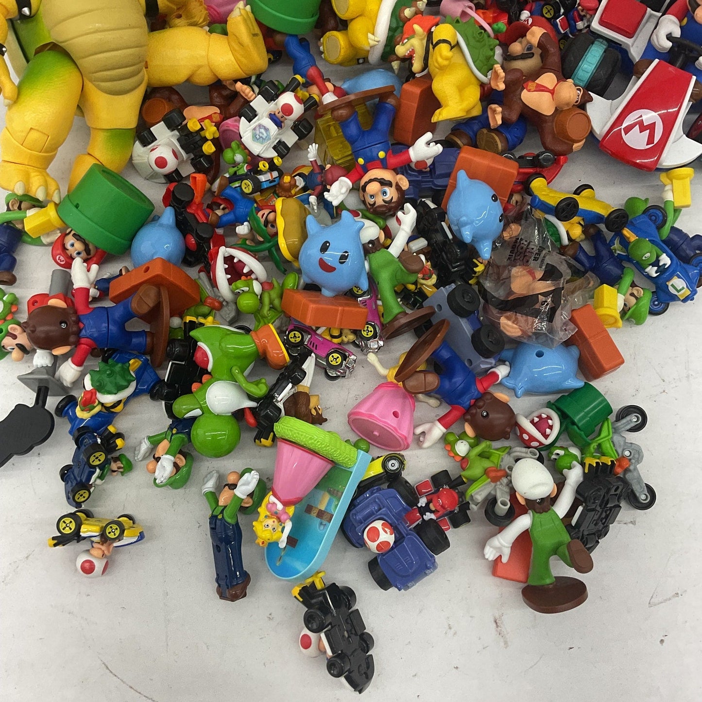 Preowned 10 lbs Super Mario Kart Action Figures Vehicles Toys Accessories LOT - Warehouse Toys