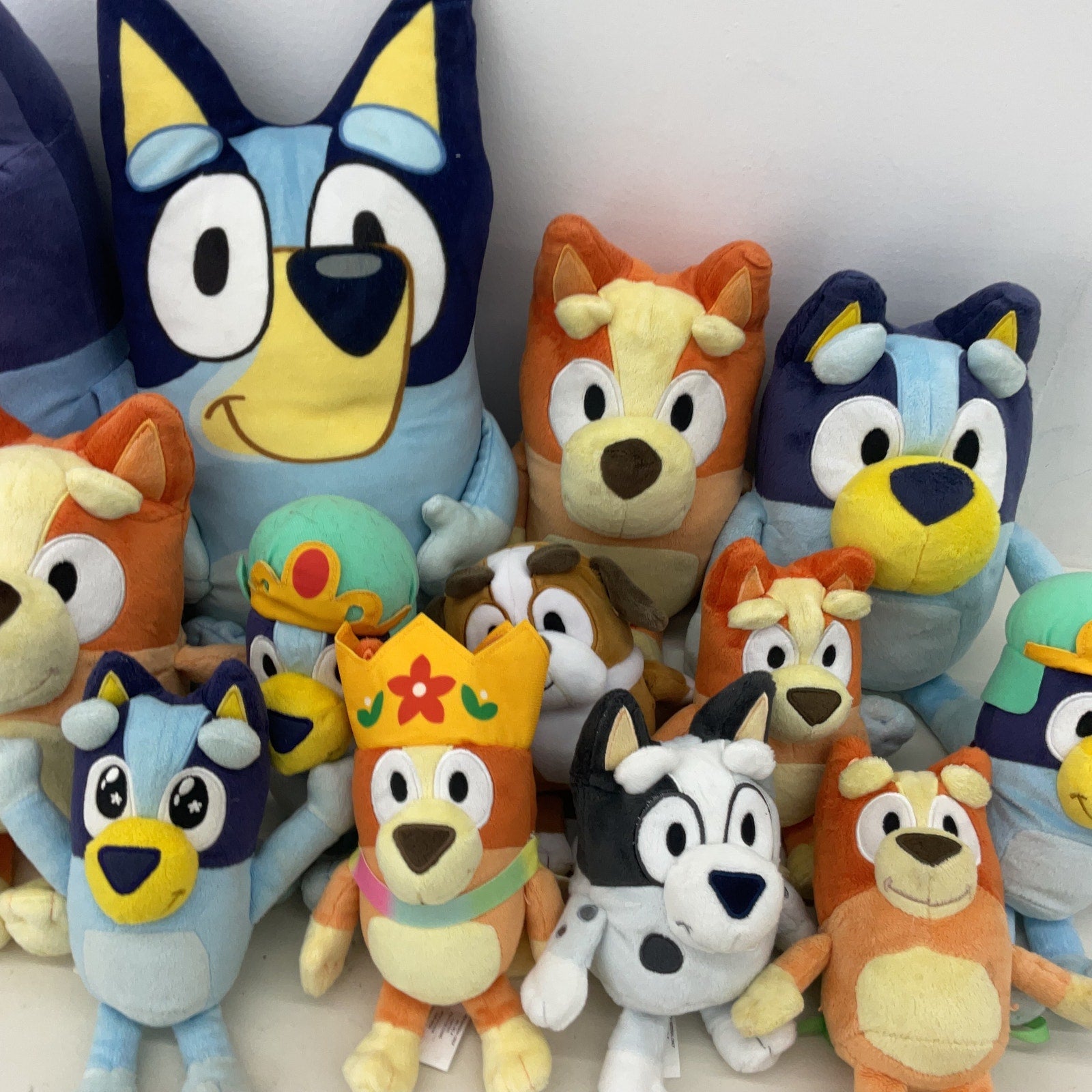 Preowned 5 lbs LOT Mixed Bluey Character Plush Dolls Stuffed Animals - Warehouse Toys