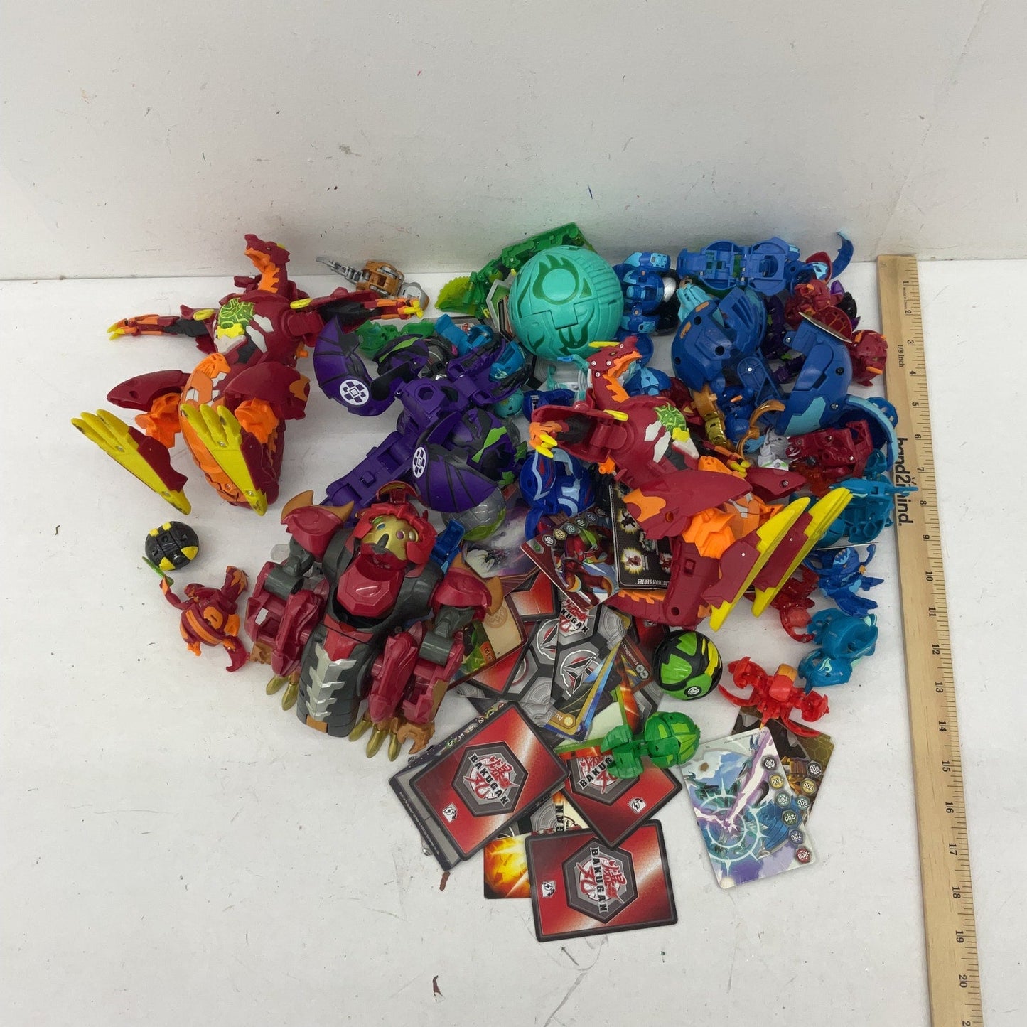 Preowned Bakugan Action Figures Toys Mixed LOT 6 lbs Toys Battle Brawlers Ball - Warehouse Toys