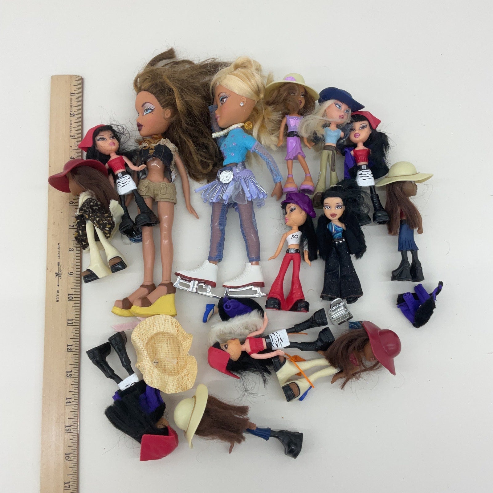 Preowned Bratz MGA Fashion Doll Toy Dolls Lot Plastic, Multicolor - Warehouse Toys