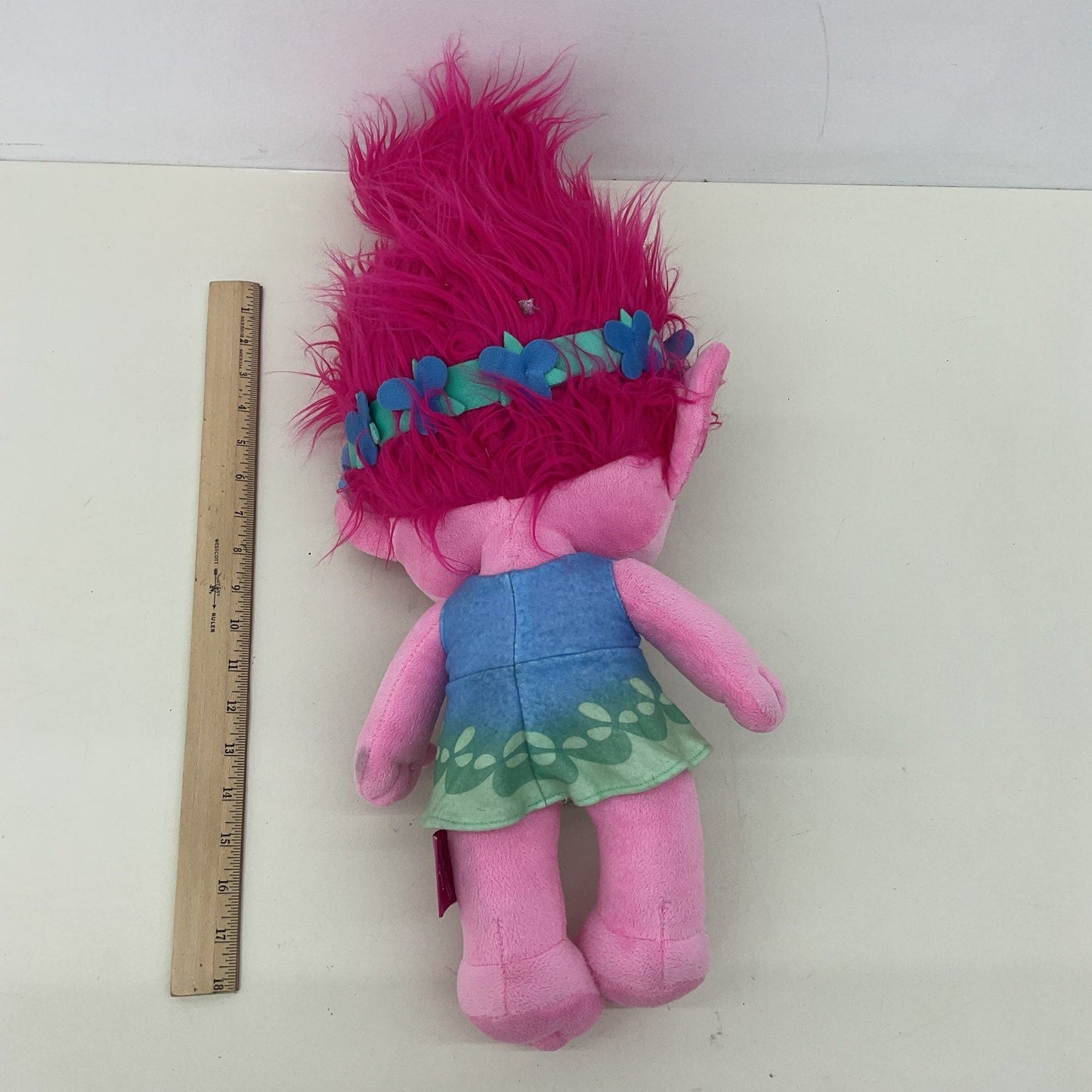 Preowned Dreamworks Pink Poppy Hug Trolls Stuffed Animal Plush Doll - Warehouse Toys