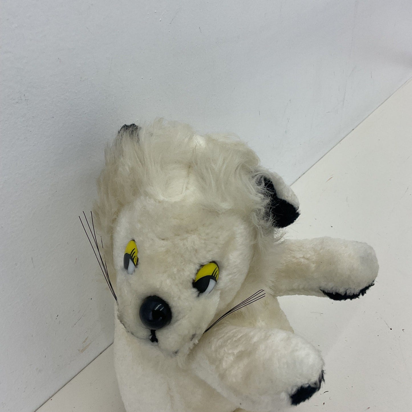 Preowned Etone White Stuffed Animal Lion Plush Doll Vintage 1980s CUTE Rawr! - Warehouse Toys