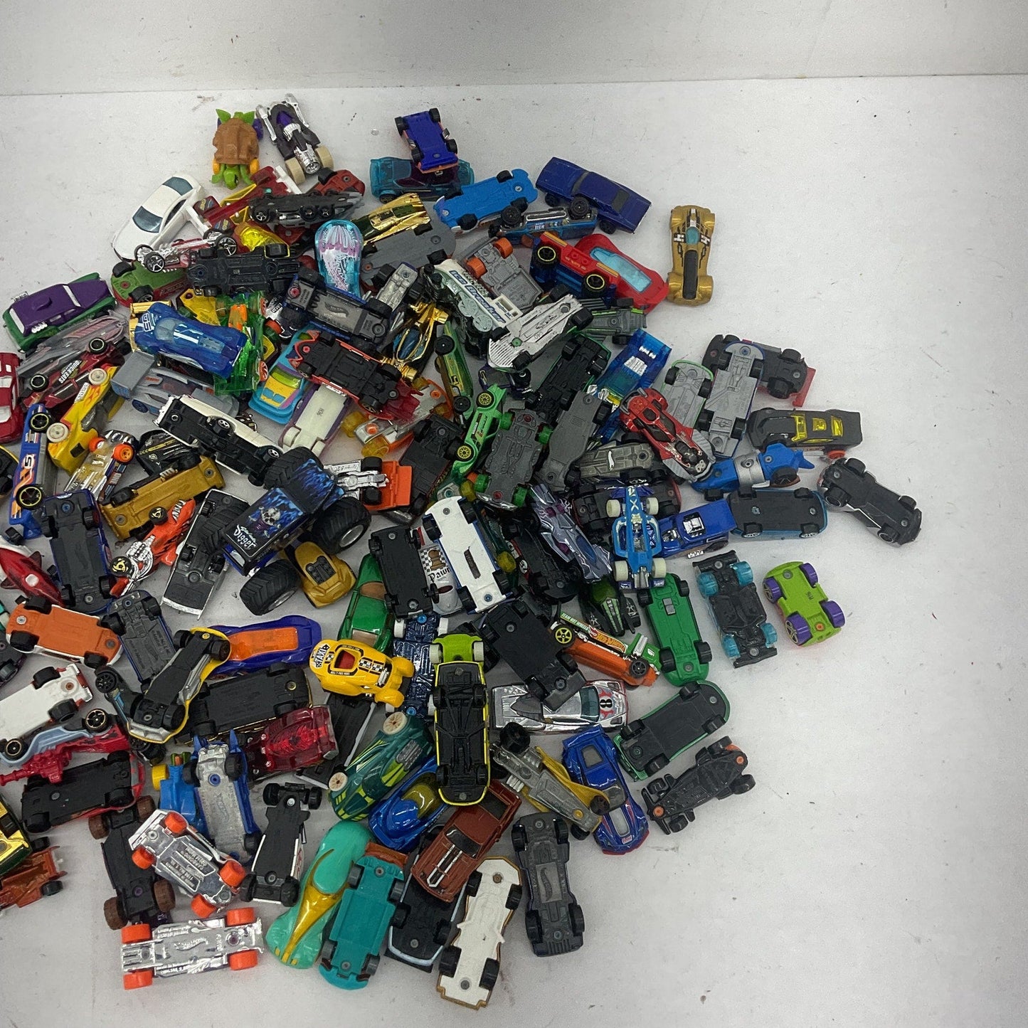 Preowned Hot Wheels & Others Diecast Toy Cars Vehicles LOT 10 lbs Toys Mixed - Warehouse Toys