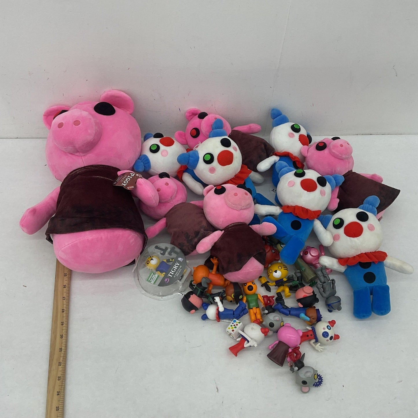 Preowned LOT Georgie Penny & Others Piggy Character Plush Dolls Toys Figures 5lb - Warehouse Toys