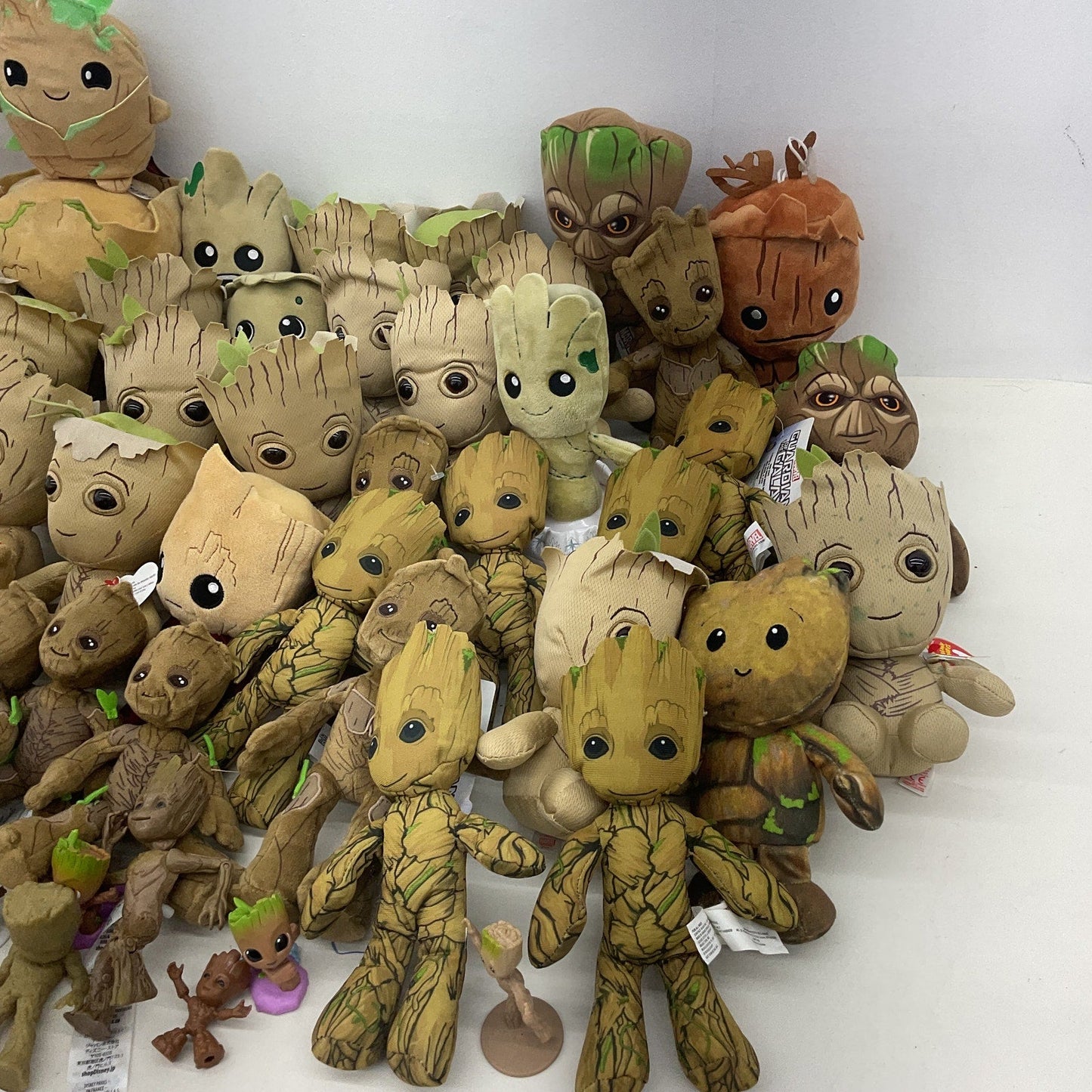 Preowned Marvel Brown Plush Dolls Figures 12 lbs Guardians of the Galaxy Groot - Warehouse Toys