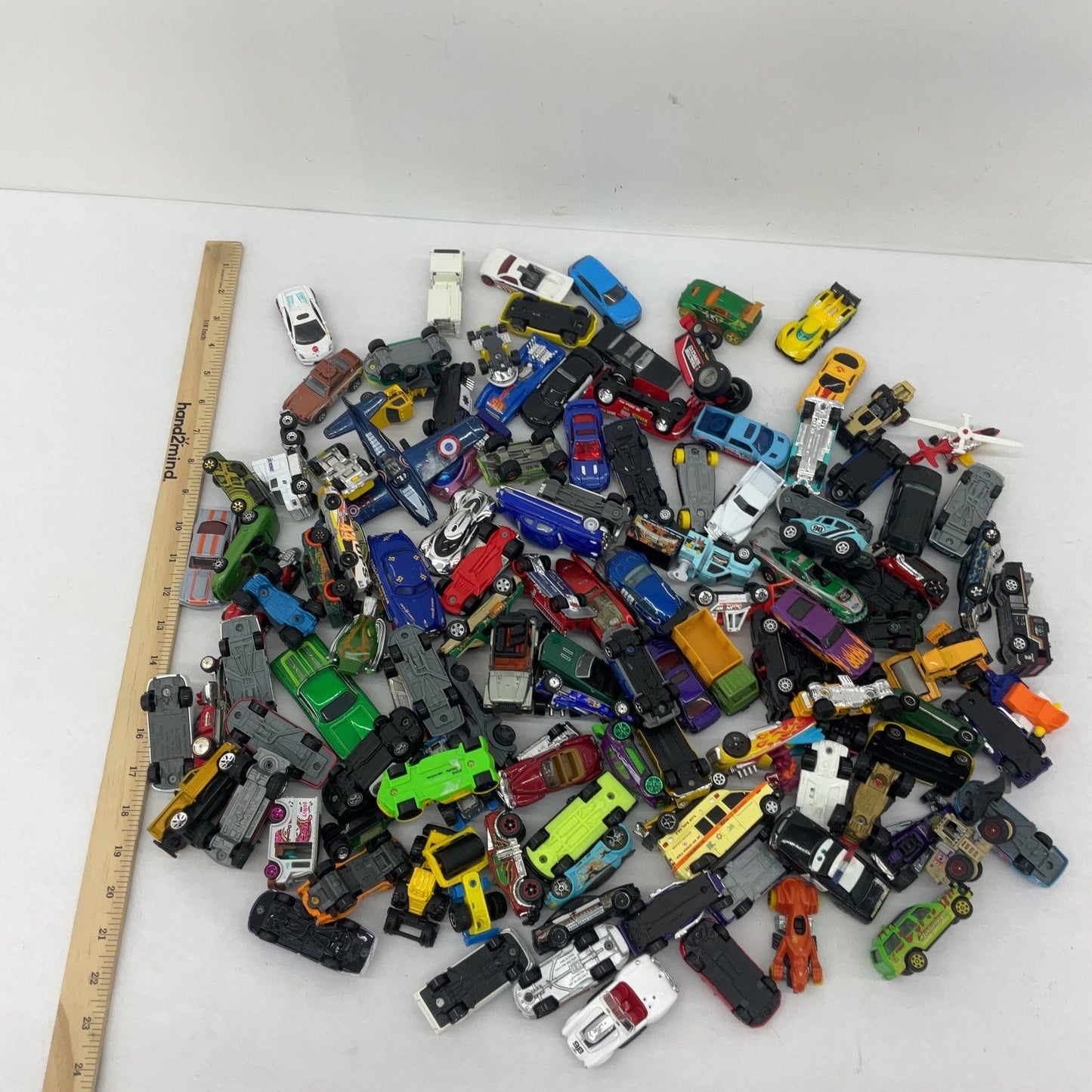 Preowned Matchbox Hot Wheels & Others Diecast Toy Cars Vehicles LOT 10 lbs Toys - Warehouse Toys