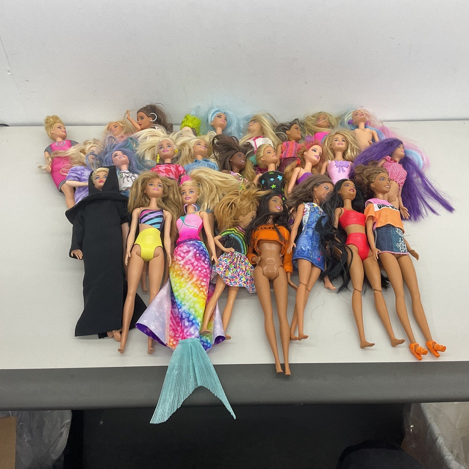 Preowned Mattel Barbie Wholesale Bulk Toy Dolls Lot Multicolor Fashion - Warehouse Toys