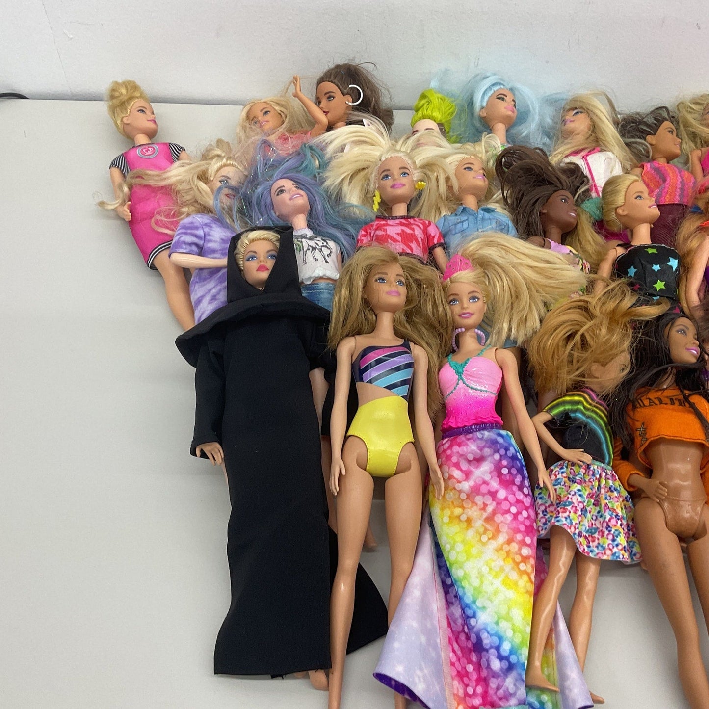 Preowned Mattel Barbie Wholesale Bulk Toy Dolls Lot Multicolor Fashion - Warehouse Toys